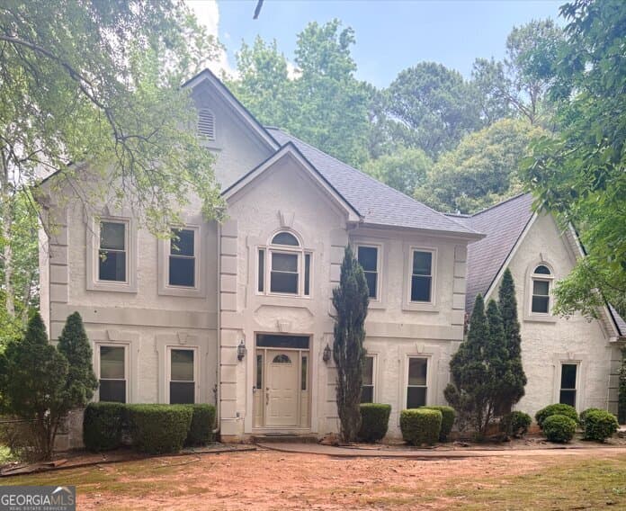4 bedroom, 3.5 bathroom, 3,686 sq ft single family residence sold at 135 Golden Glen Way, Fayetteville, GA 30214