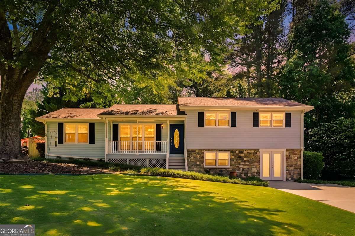 4 bedroom, 3 bathroom, 2,040 sq ft single family residence sold at 6812 Sky Lane Drive, Acworth, GA 30102
