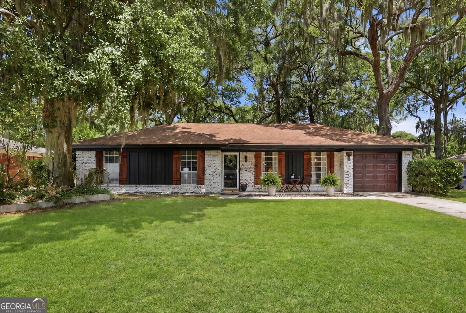 3 bedroom, 2 bathroom, 1,326 sq ft single family residence for sale at 607 Leaning Oaks Drive, Savannah, GA 31410