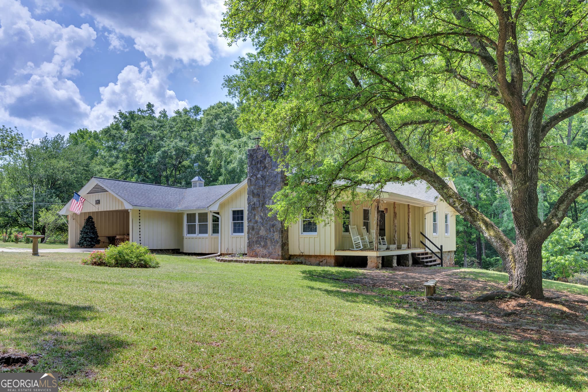 3 bedroom, 2.5 bathroom, 2,536 sq ft single family residence sold at 1806 Ga Highway 142, Shady Dale, GA 31085