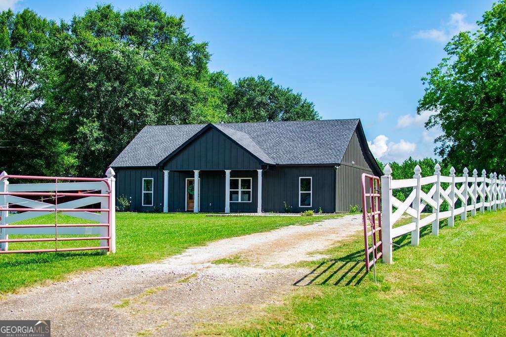3 bedroom, 2 bathroom, 1,500 sq ft single family residence sold at 20735 Main Street, Ranburne, AL 36273