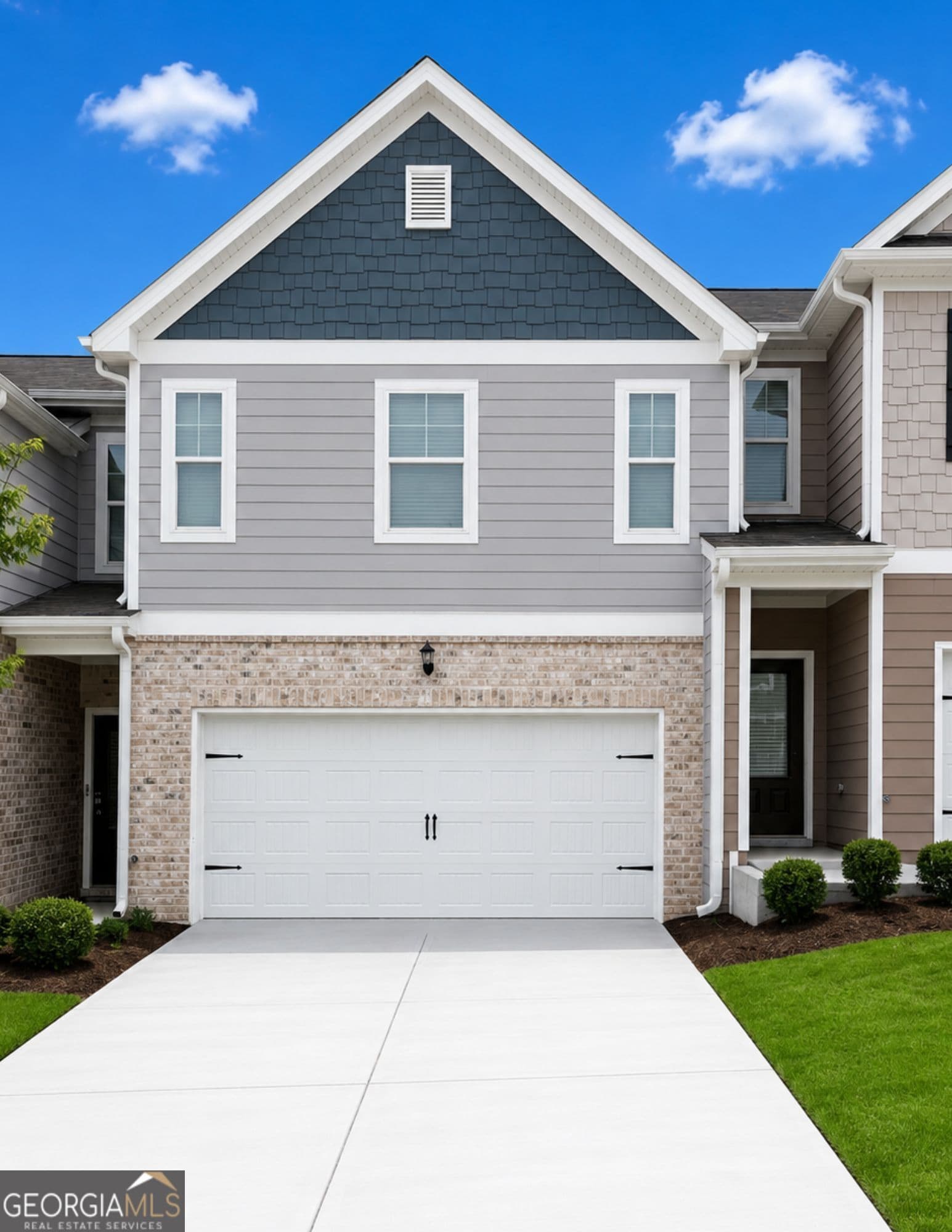 3 bedroom, 2.5 bathroom townhouse sold at 1717 Hillview Lane, Lithonia, GA 30058