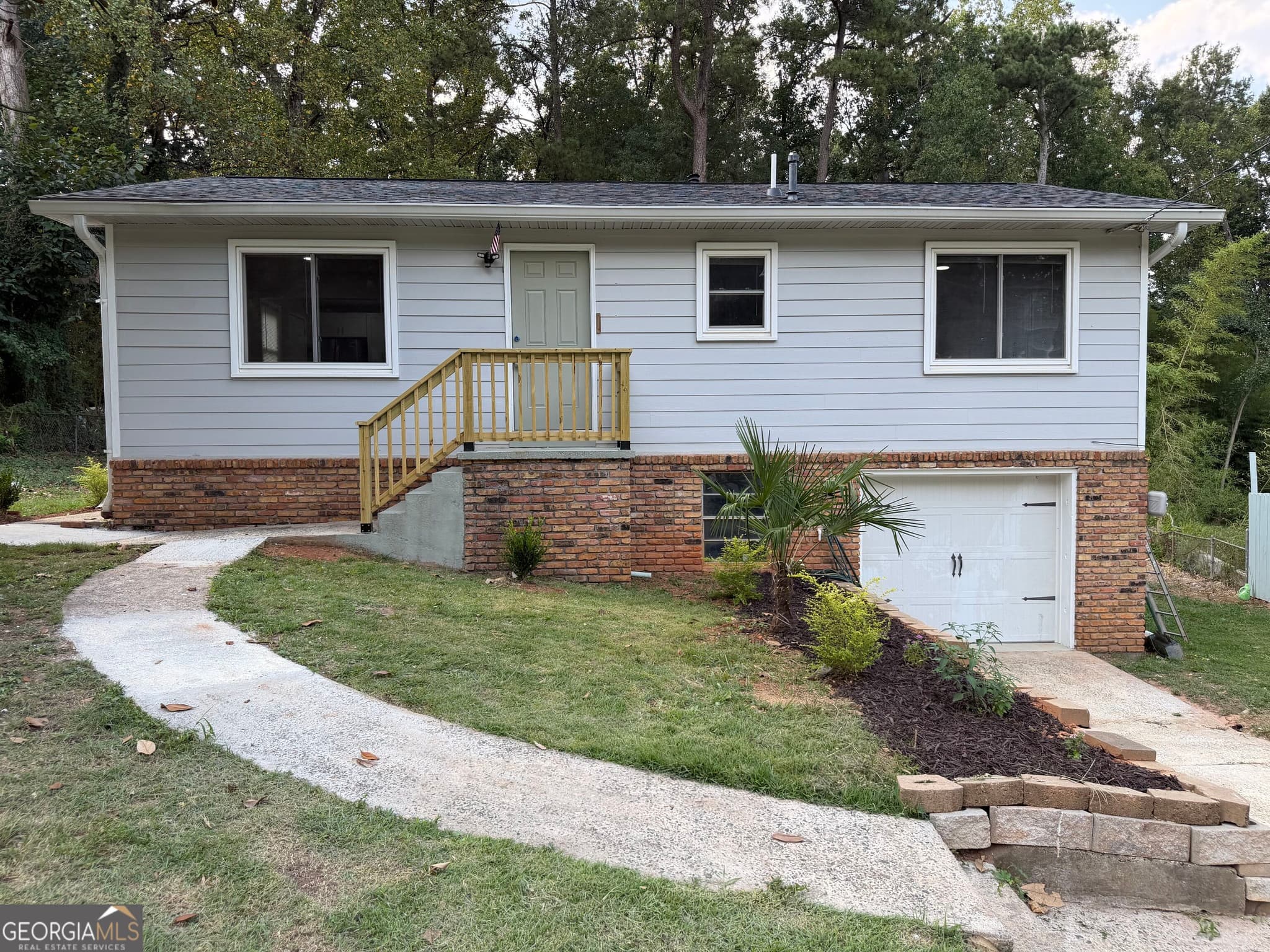 3 bedroom, 1.5 bathroom, 912 sq ft single family residence for sale at 897 Wanda Circle, Marietta, GA 30008