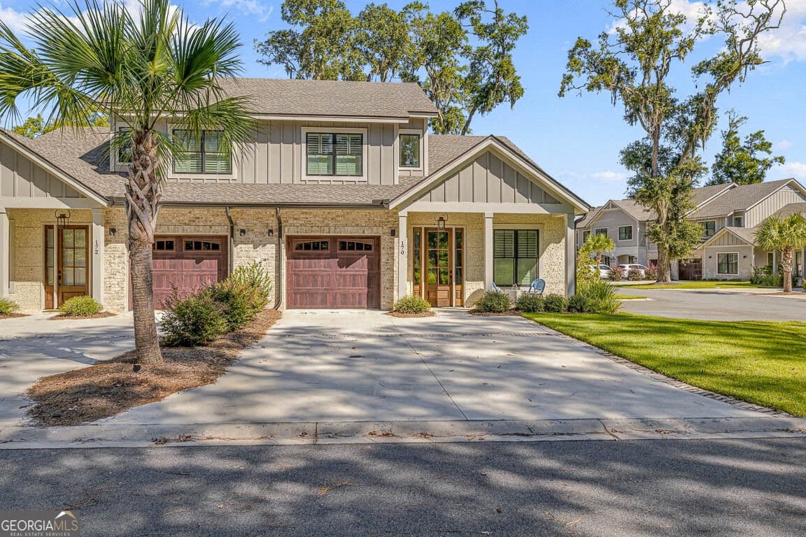 3 bedroom, 3.5 bathroom, 2,099 sq ft townhouse under contract at 170 Fifty Oaks Lane, St. Simons, GA 31522