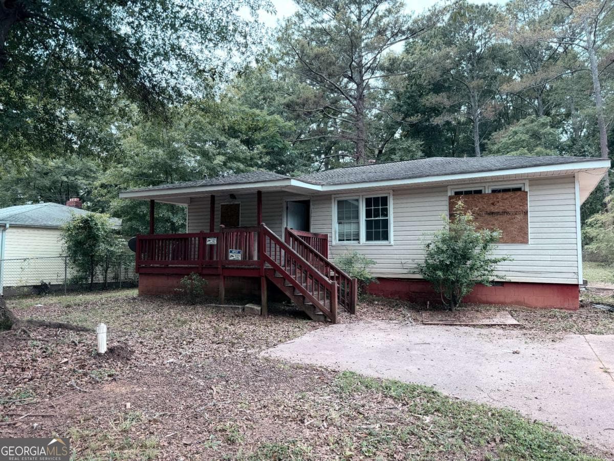 4 bedroom, 1 bathroom, 1,299 sq ft single family residence sold at 8122 Puckett Street, Covington, GA 30014