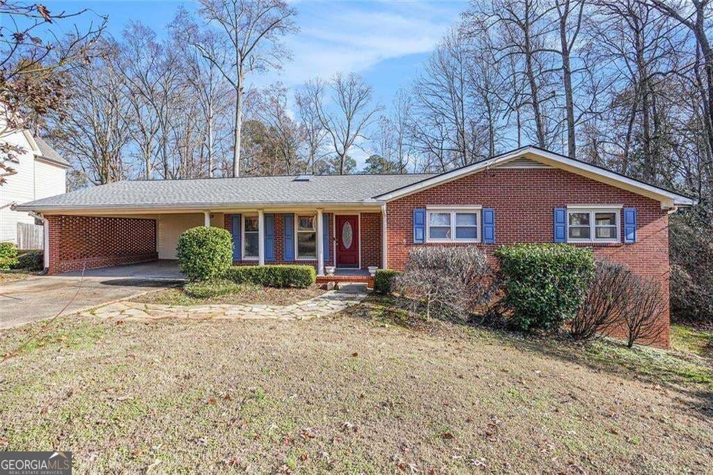3 bedroom, 2 bathroom, 1,600 sq ft single family residence for sale at 1305 Bellemeade Circle, Mableton, GA 30126