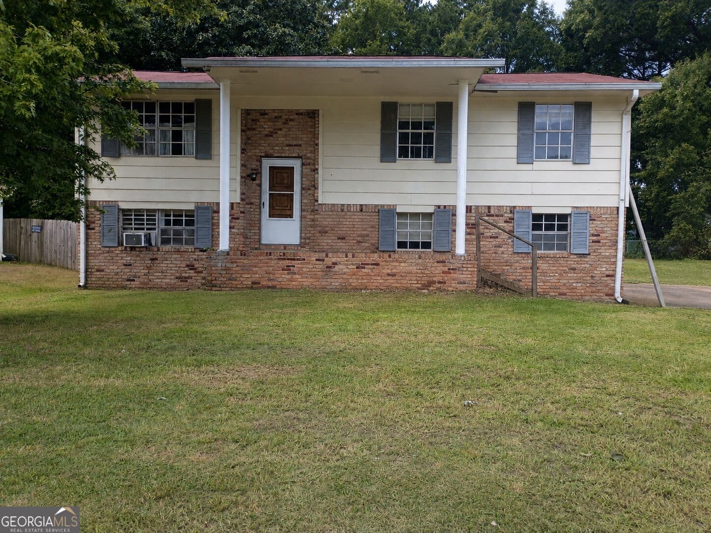 3 bedroom, 2 bathroom, 1,956 sq ft single family residence for sale at 141 Caldwell Drive, Hampton, GA 30228