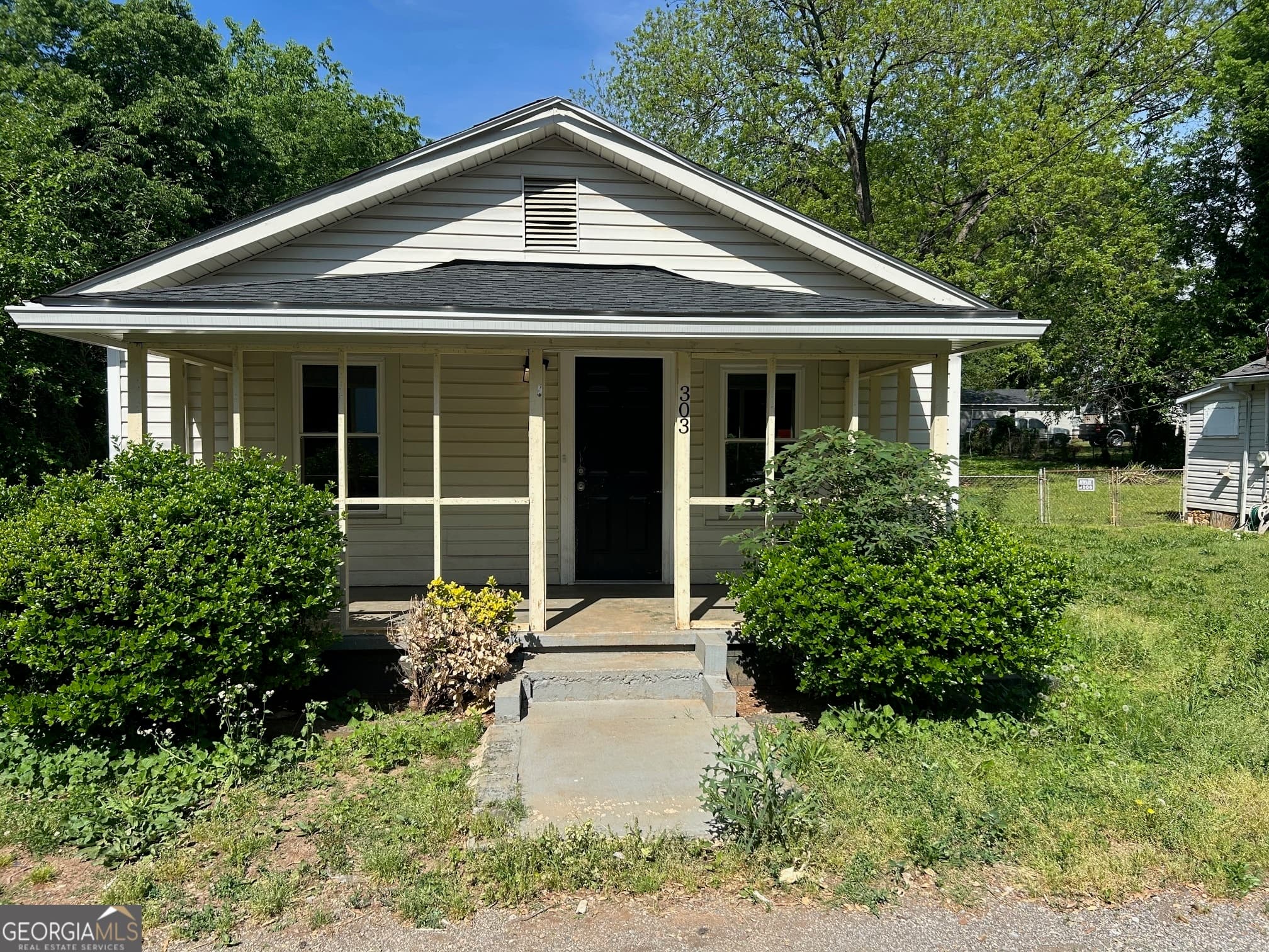 2 bedroom, 1 bathroom, 816 sq ft single family residence sold at 303 Strand Street, Rome, GA 30161