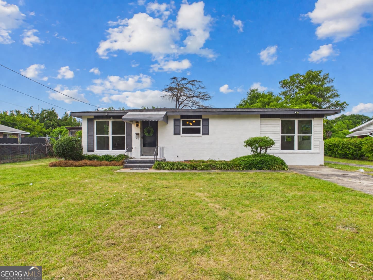 3 bedroom, 2 bathroom, 1,618 sq ft single family residence sold at 118 Meadowcliff Circle, Warner Robins, GA 31093