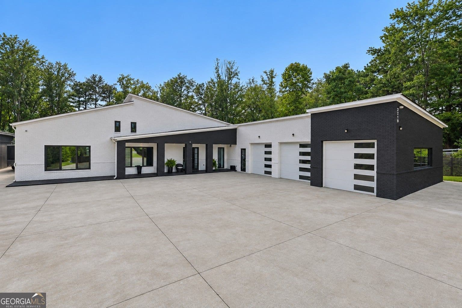 5 bedroom, 7.5 bathroom, 5,446 sq ft single family residence for sale at 3240 Smithtown Road, Suwanee, GA 30024