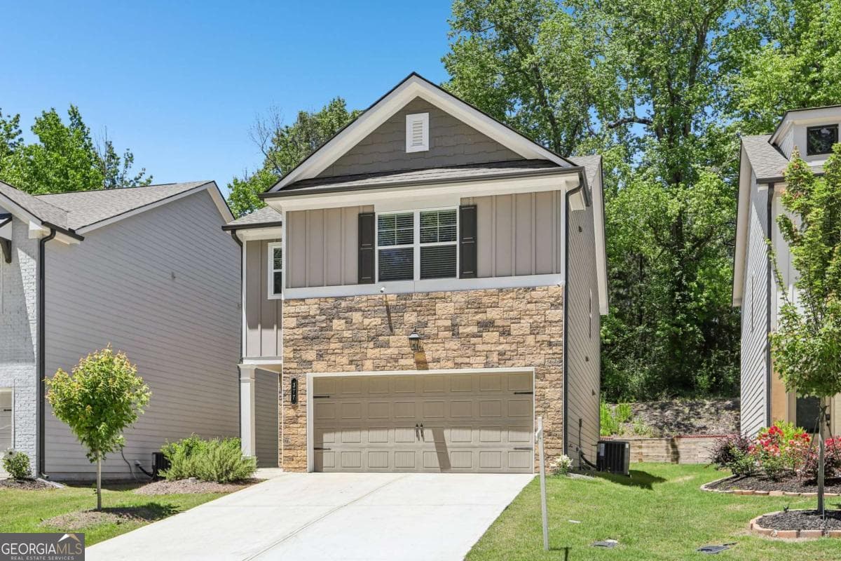 3 bedroom, 2.5 bathroom, 1,960 sq ft single family residence sold at 377 Station Overlook Drive, Auburn, GA 30011