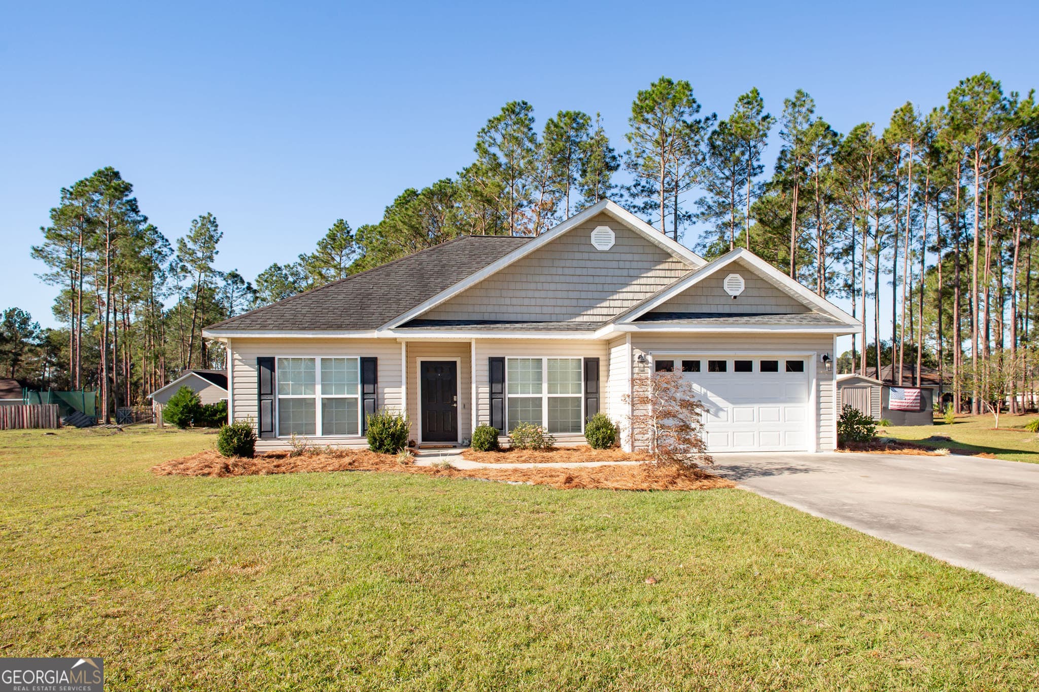 4 bedroom, 2 bathroom, 1,565 sq ft single family residence sold at 6656 Pine Ridge Circle, Blackshear, GA 31516