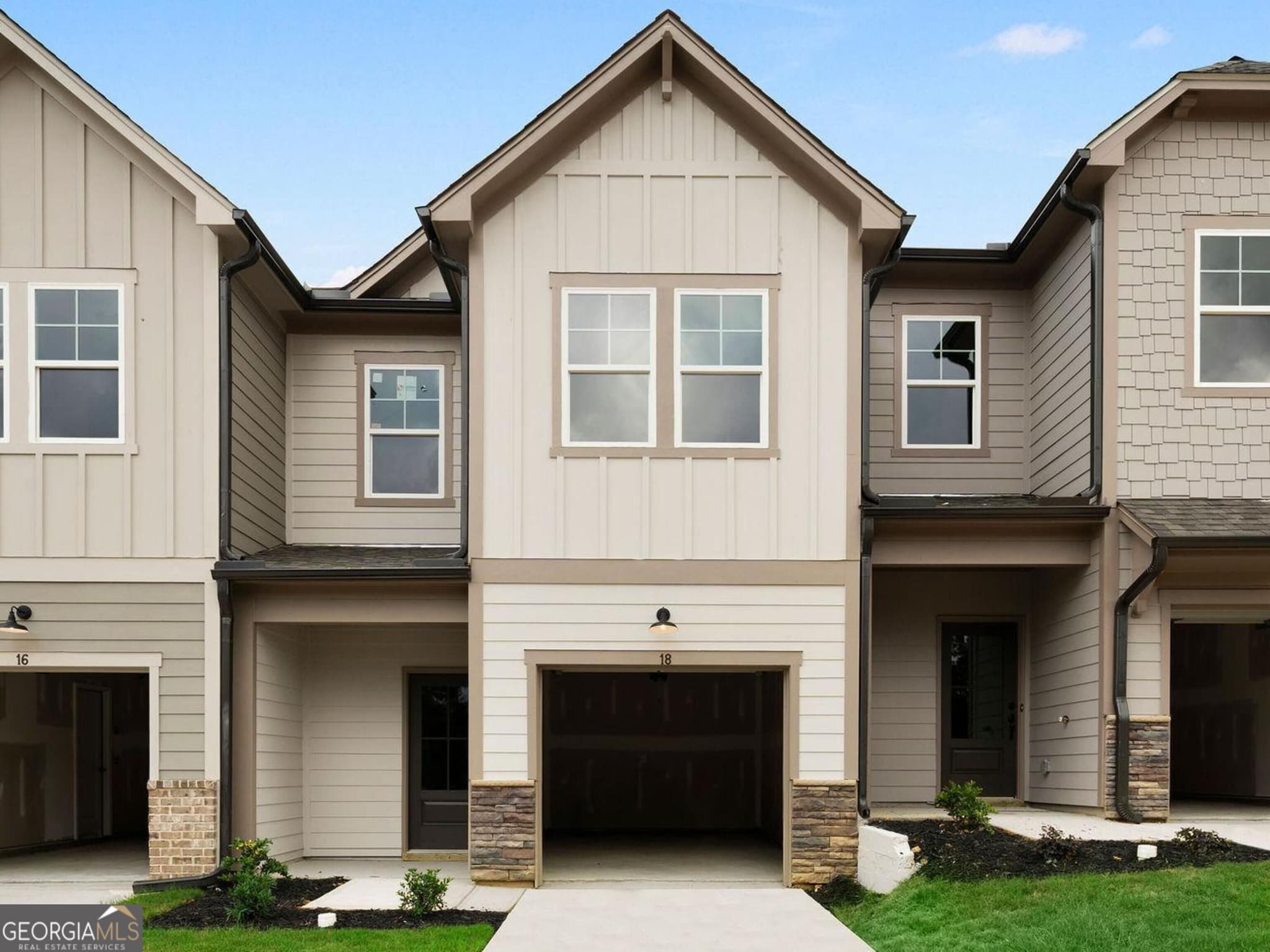 3 bedroom, 2.5 bathroom, 1,572 sq ft townhouse for sale at 18 Magnolia Boulevard, Cedartown, GA 30125