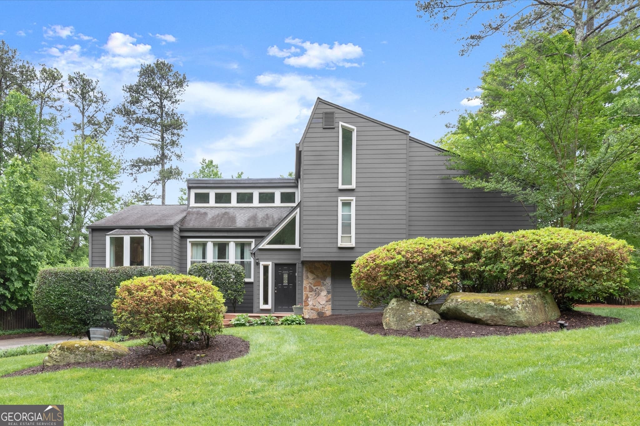 4 bedroom, 2.5 bathroom, 2,607 sq ft single family residence sold at 1961 Kramer Way, Marietta, GA 30062