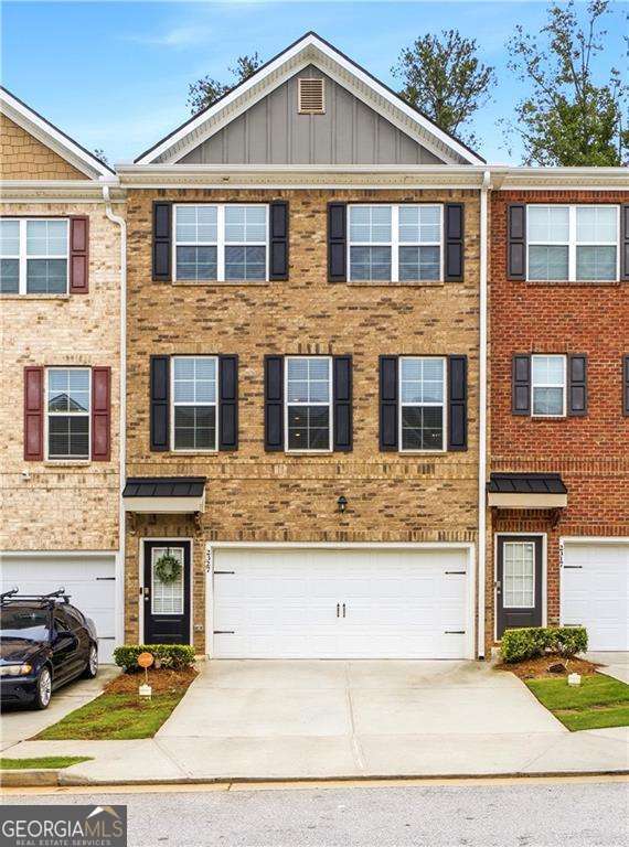 4 bedroom, 3.5 bathroom townhouse sold at 2327 Foley Park Street, Snellville, GA 30078