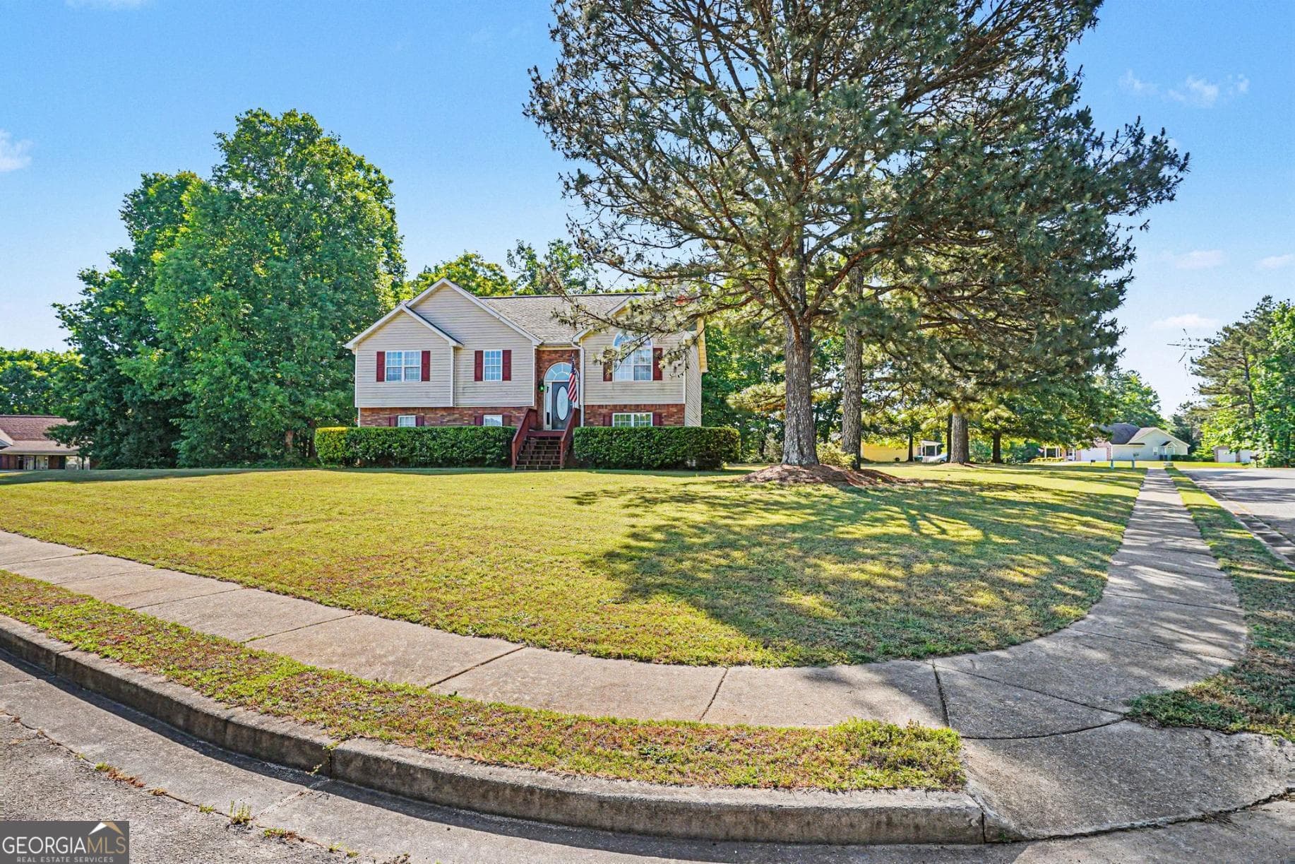 5 bedroom, 3 bathroom, 2,073 sq ft single family residence sold at 200 Treetop Drive, Hampton, GA 30228