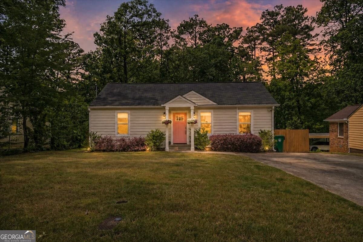 3 bedroom, 3 bathroom single family residence sold at 1975 Mcafee Place, Decatur, GA 30032