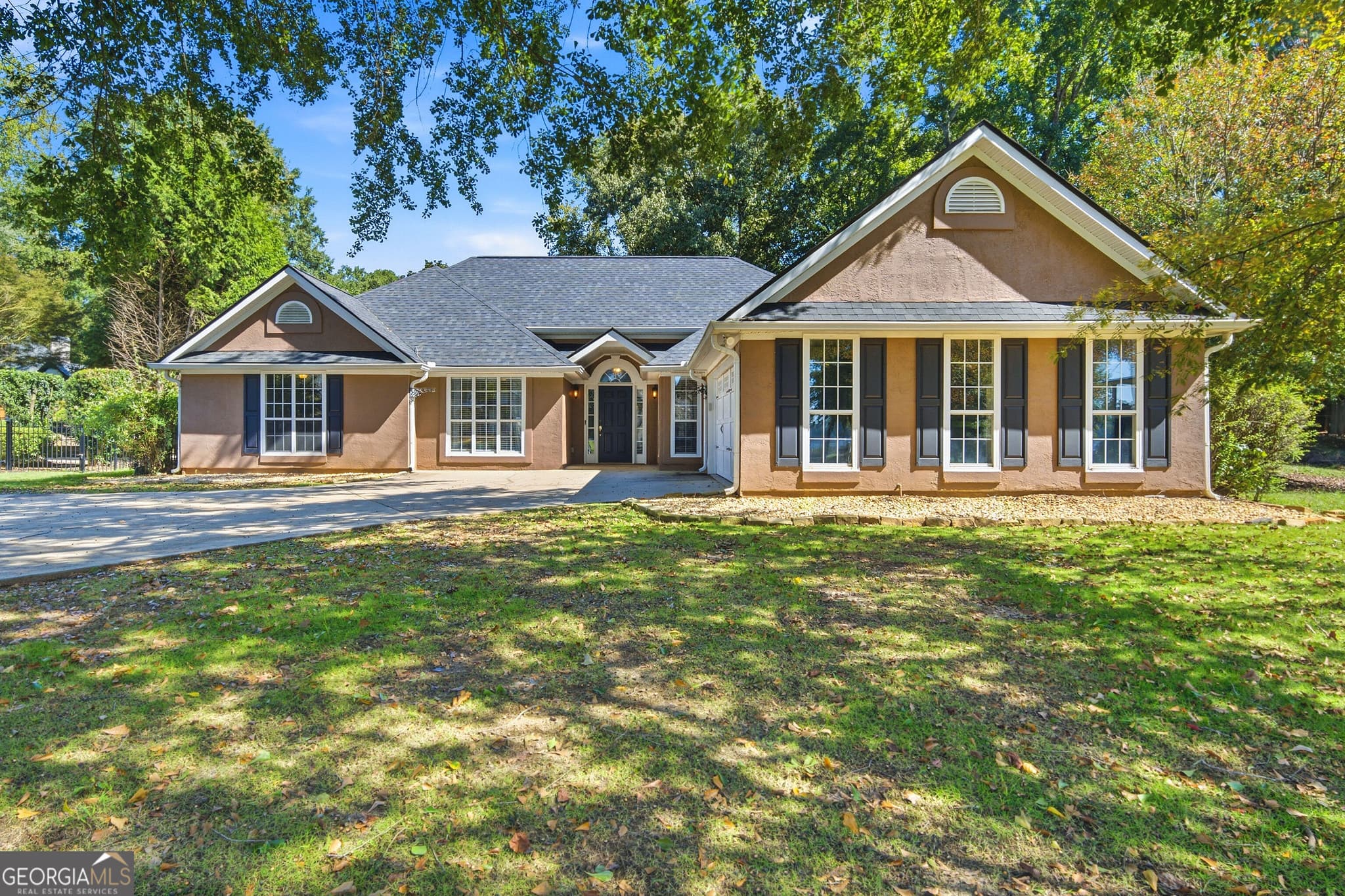 5 bedroom, 4 bathroom, 3,041 sq ft single family residence for sale at 404 Cimaron Park, Peachtree City, GA 30269