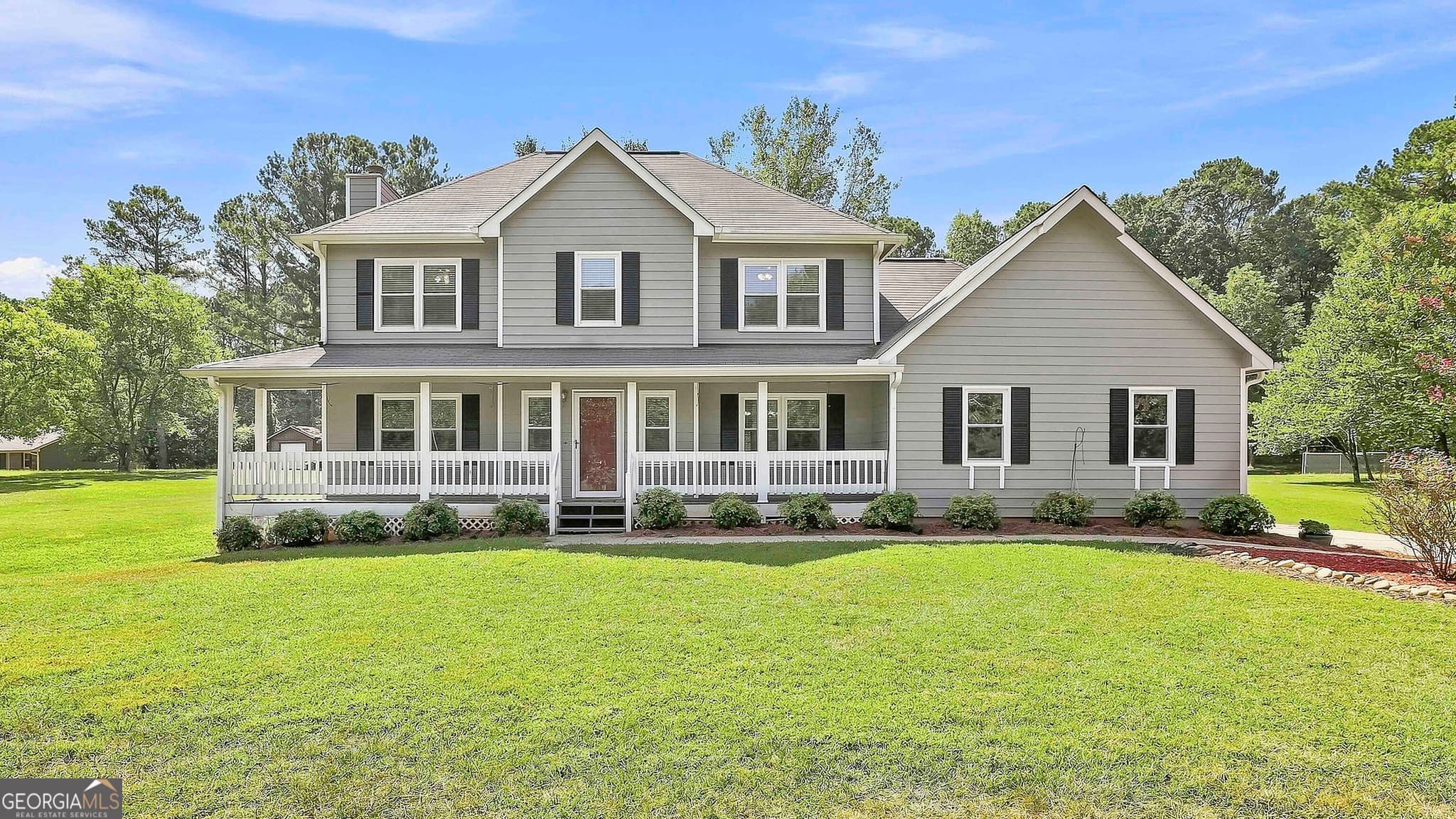 3 bedroom, 2.5 bathroom, 1,902 sq ft single family residence for sale at 185 Clearbrook Way, Fayetteville, GA 30215