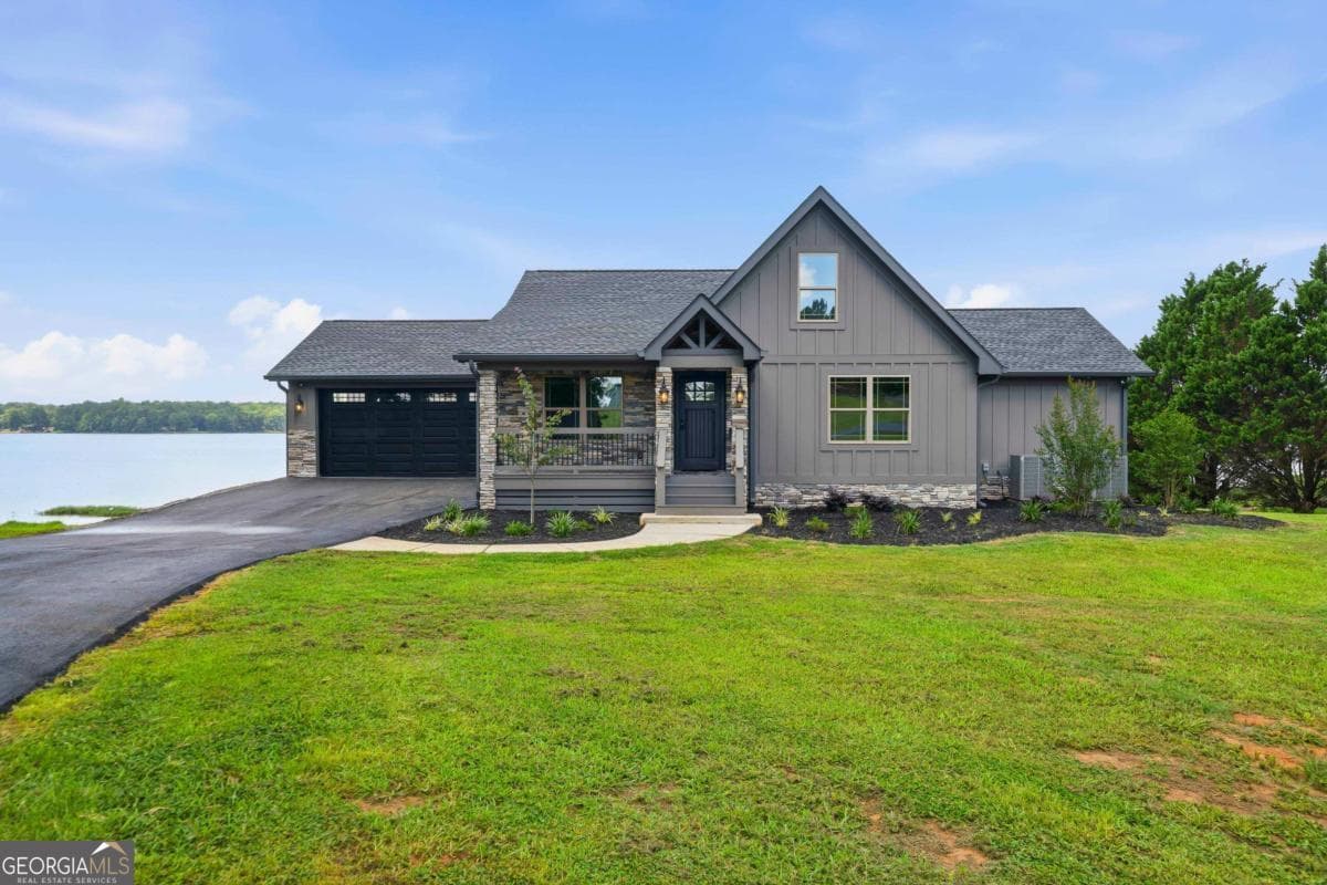 5 bedroom, 3 bathroom, 3,500 sq ft single family residence for sale at 2560 Swords Road, Greensboro, GA 30642