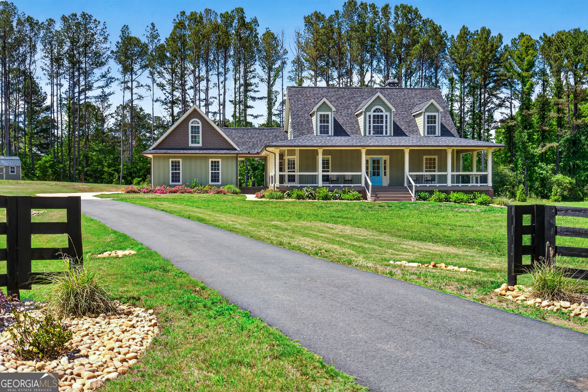 3 bedroom, 2.5 bathroom, 2,424 sq ft single family residence sold at 8527 Gay Road, Gay, GA 30218