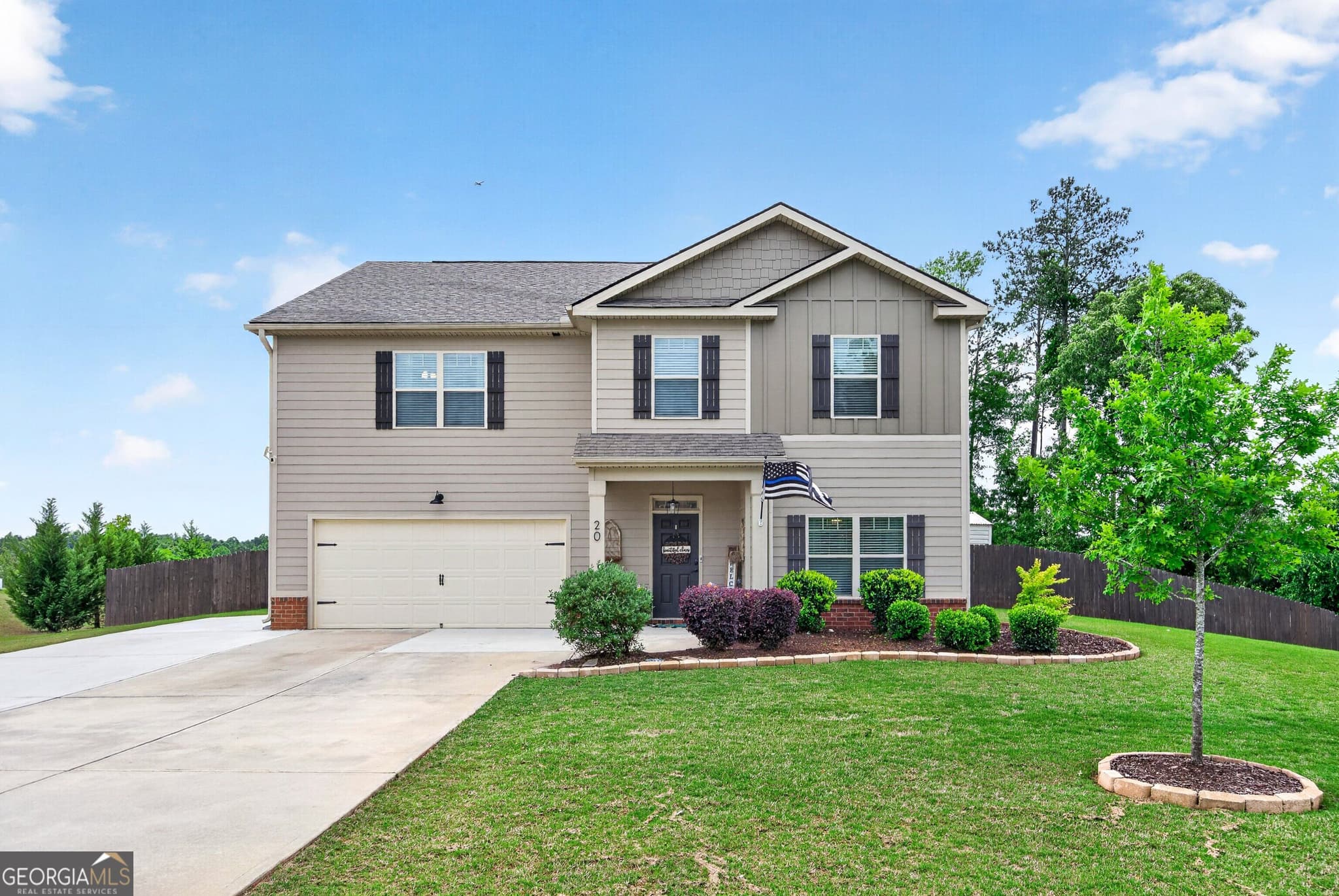 5 bedroom, 3 bathroom, 3,280 sq ft single family residence for sale at 20 Shelton Court, Senoia, GA 30276