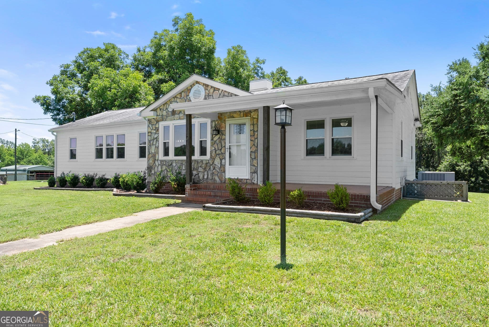 3 bedroom, 2 bathroom farm sold at 2973 River Road, Elberton, GA 30635