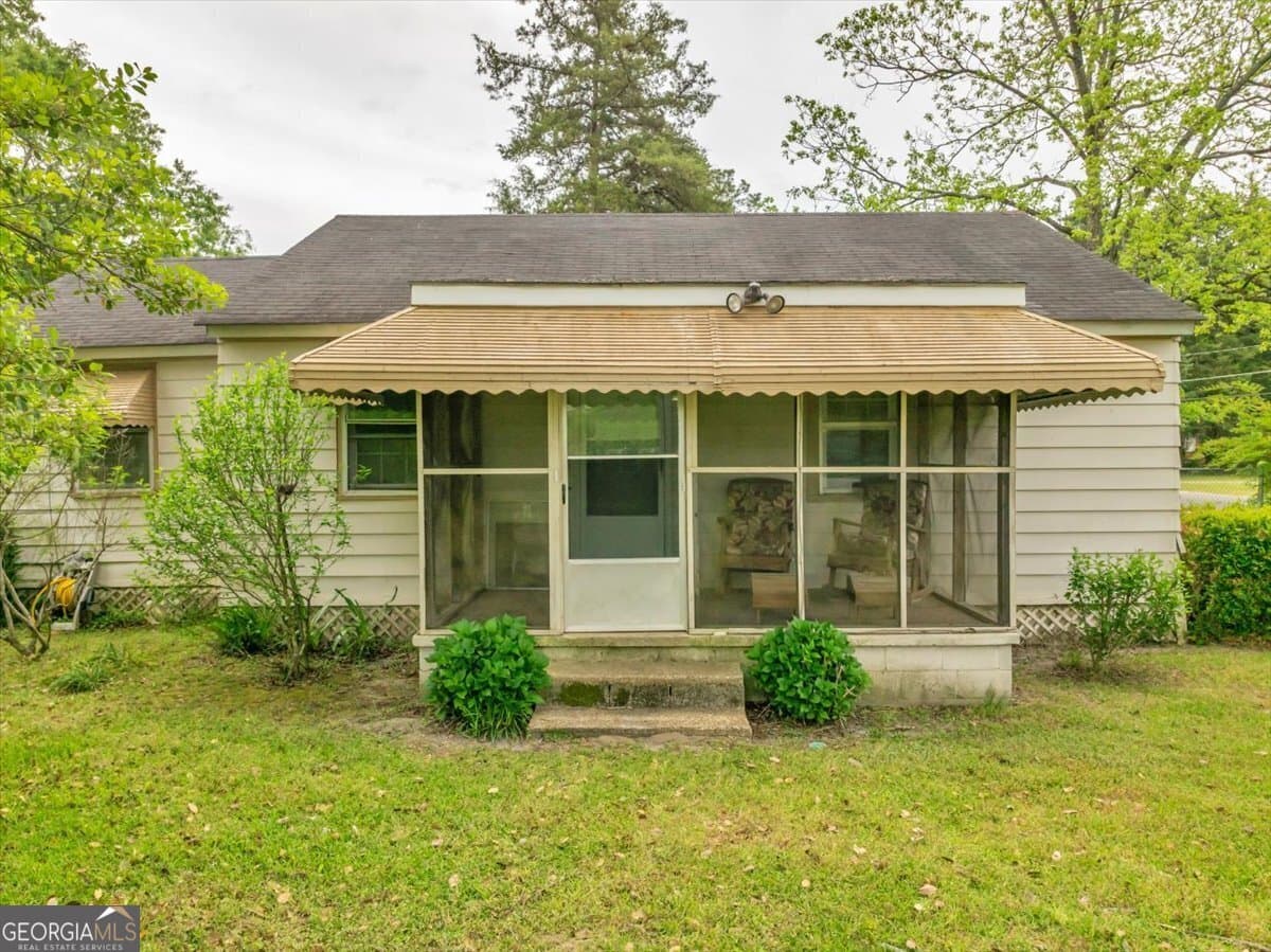 3 bedroom, 1 bathroom, 700 sq ft single family residence sold at 601 Travelers Rest Road, Montezuma, GA 31063