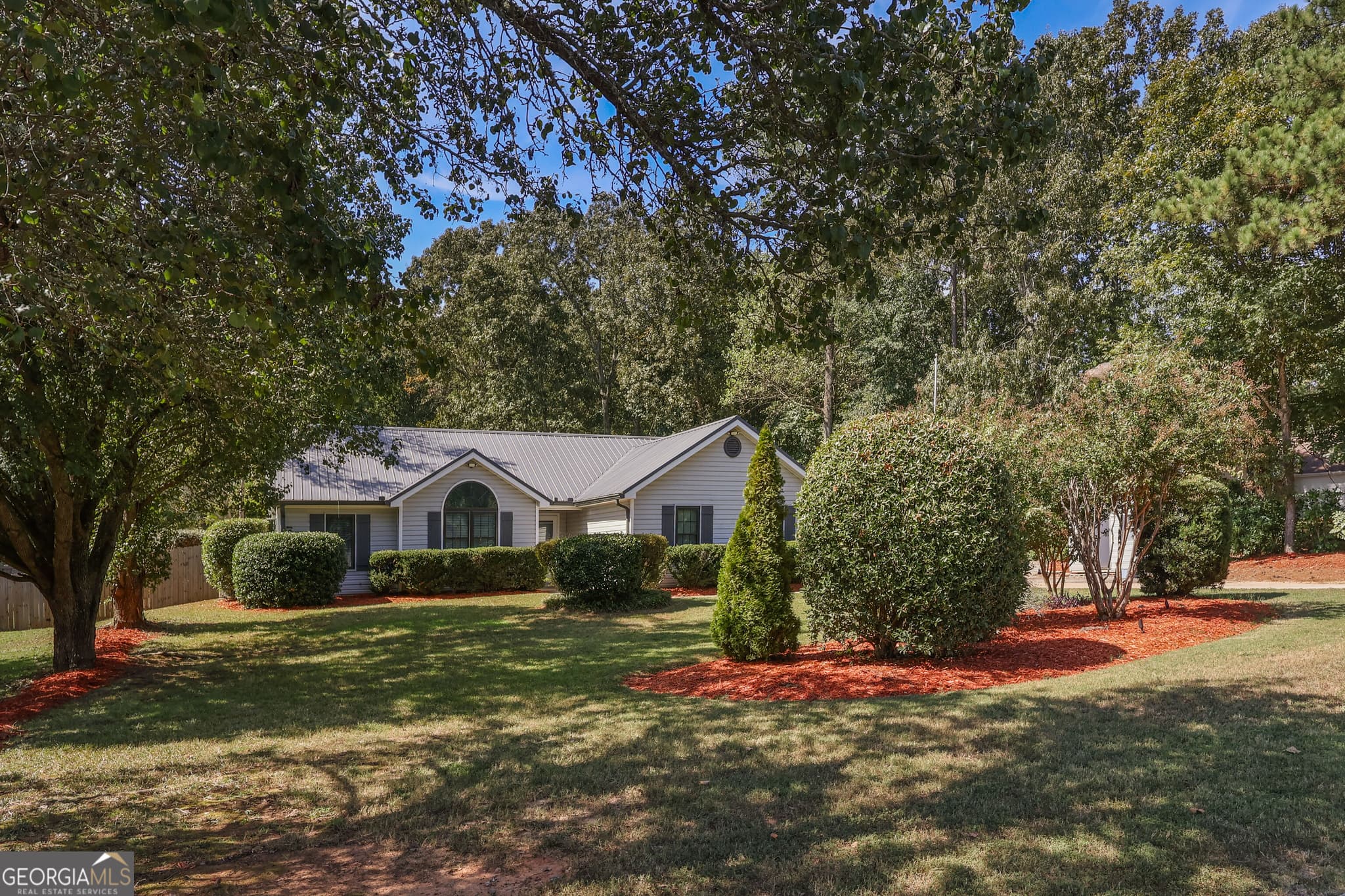 3 bedroom, 2 bathroom, 2,376 sq ft single family residence for sale at 70 Peeks Crossing Way, Senoia, GA 30276