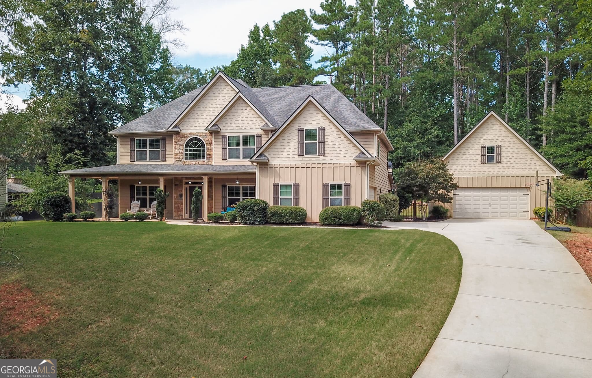 5 bedroom, 4 bathroom, 3,578 sq ft single family residence for sale at 201 Rocky Bay Lane, Senoia, GA 30276