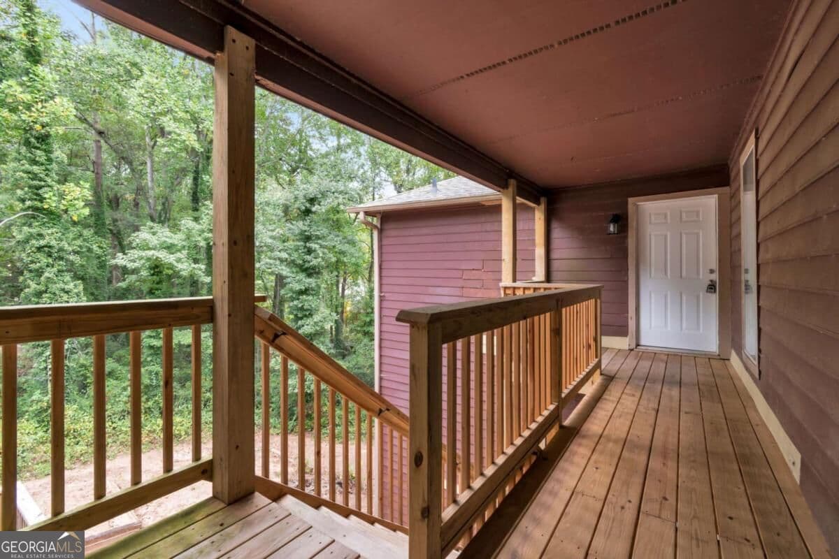 3 bedroom, 2 bathroom, 1,566 sq ft condominium for sale at 5557 Mountain Springs Circle, Stone Mountain, GA 30088