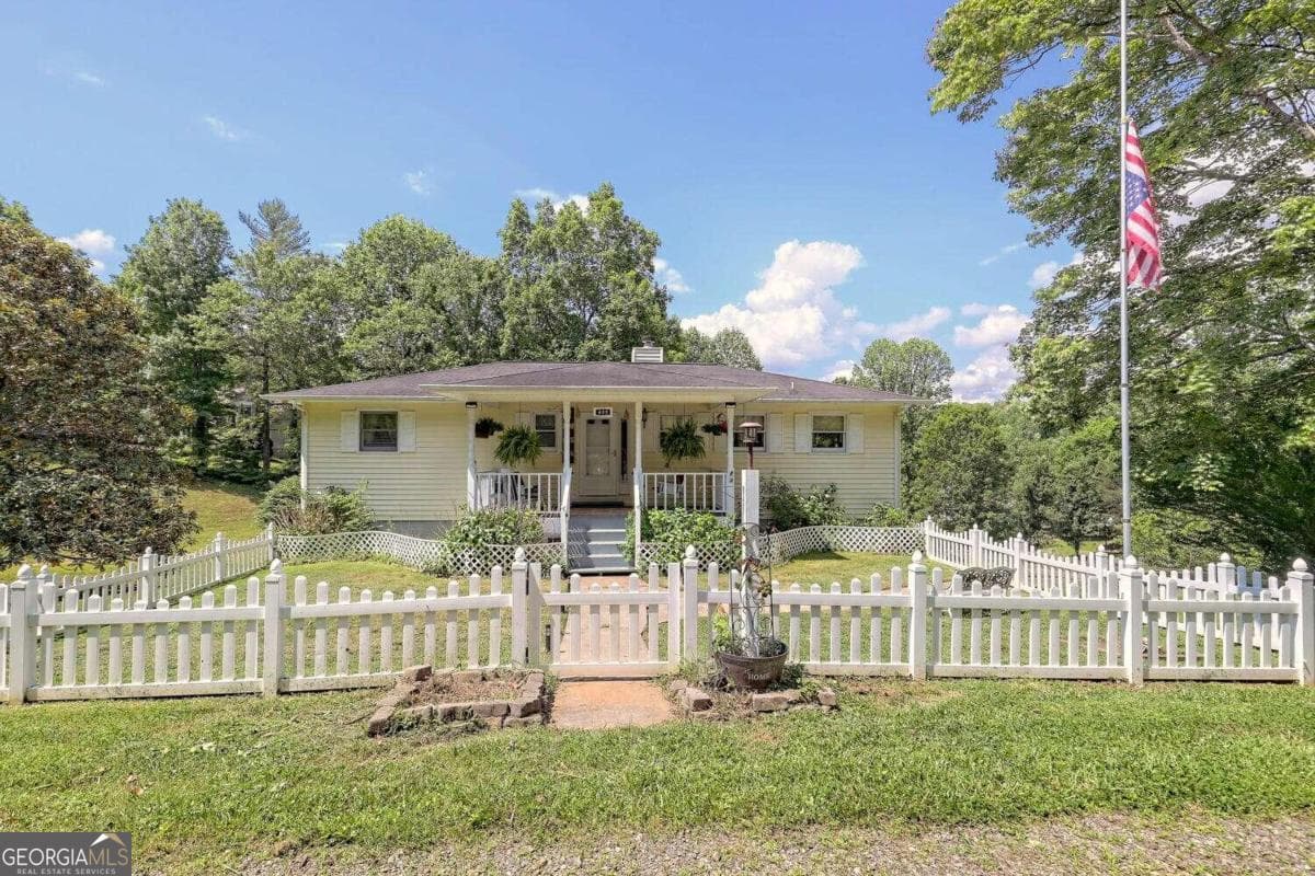 2 bedroom, 3 bathroom single family residence sold at 455 Deerbrook Drive, Hayesville, NC 28904