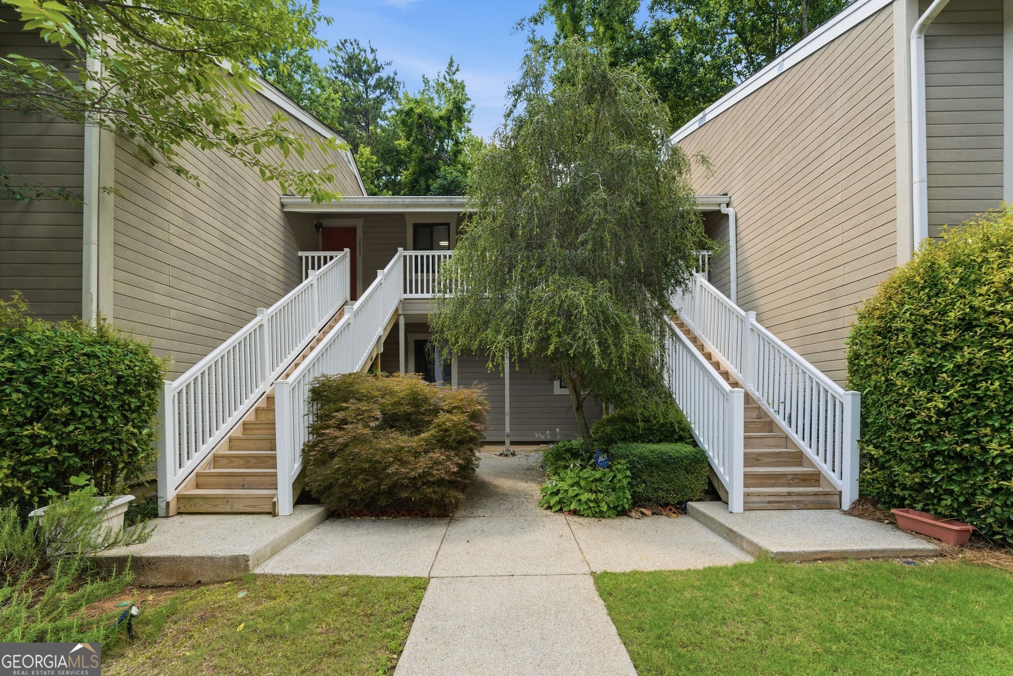 2 bedroom, 2 bathroom, 1,209 sq ft condominium for sale at 2893 Torreya Way, Marietta, GA 30067