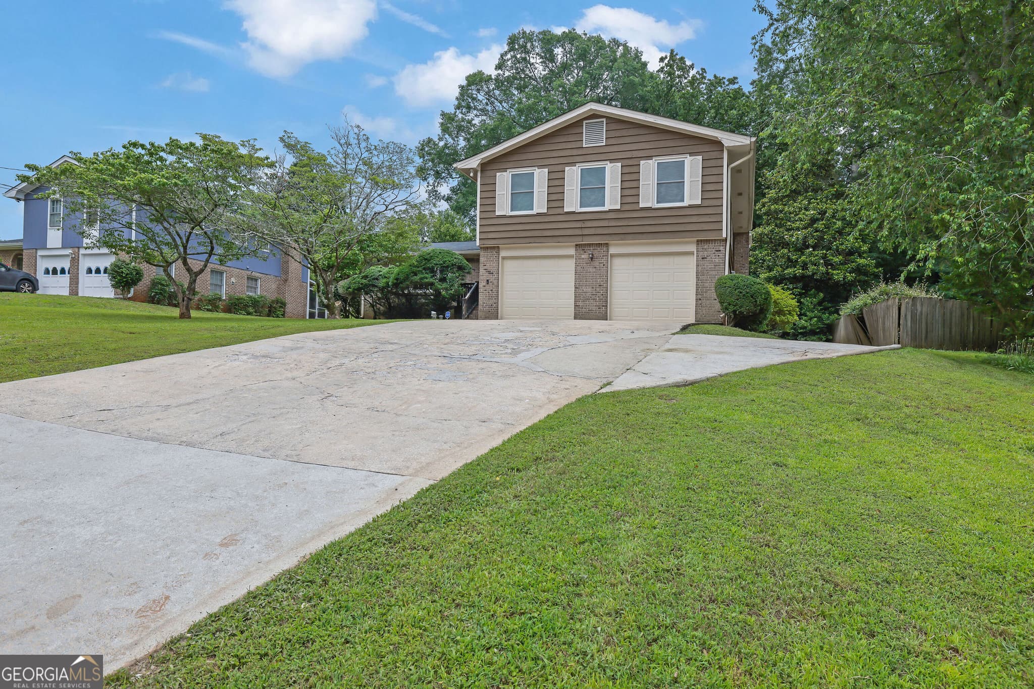 4 bedroom, 2.5 bathroom, 504 sq ft single family residence sold at 4457 Huntshire Drive, Stone Mountain, GA 30083