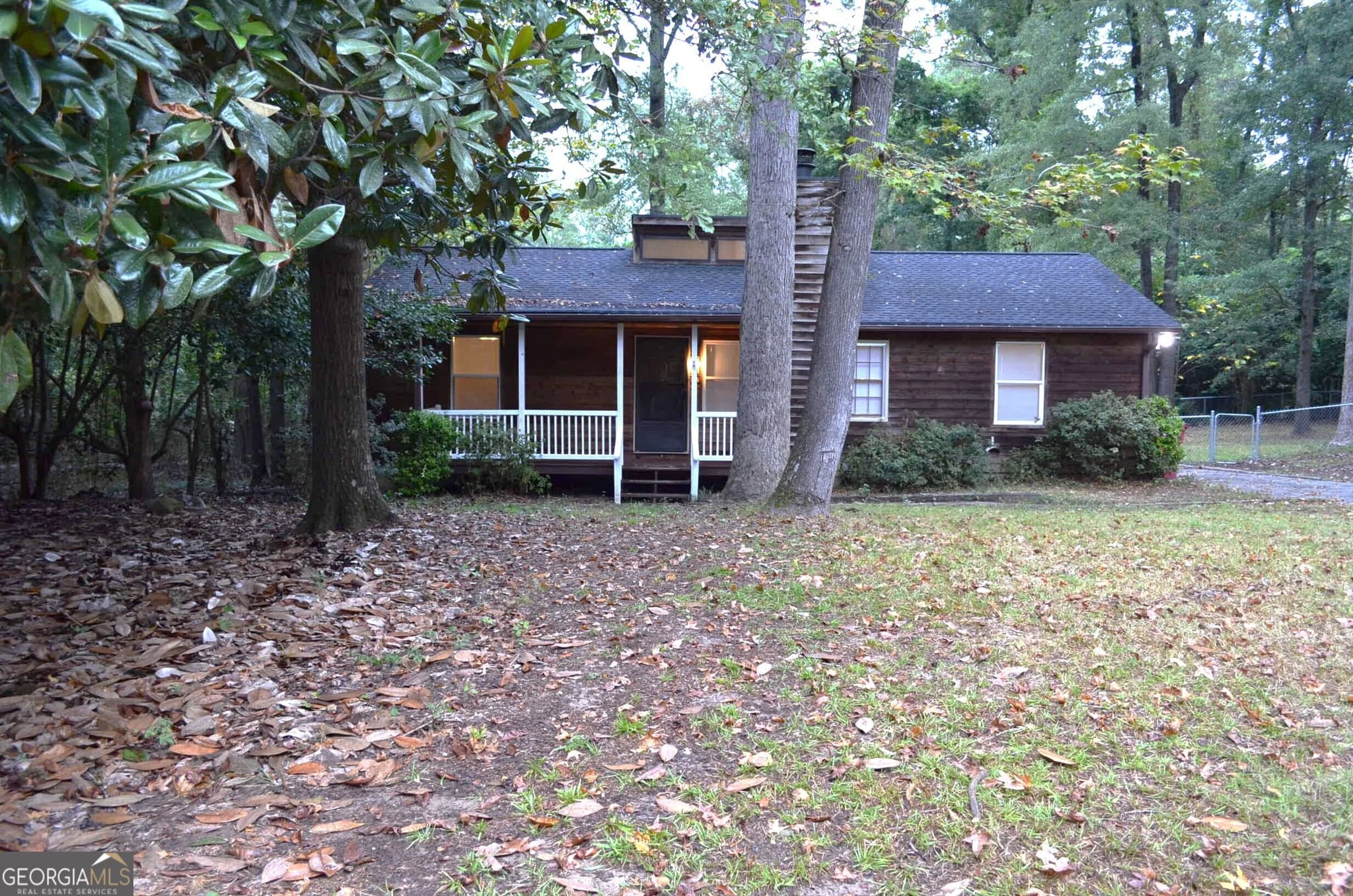 3 bedroom, 2 bathroom, 1,222 sq ft single family residence for sale at 1136 S Confederate Drive, Macon, GA 31220