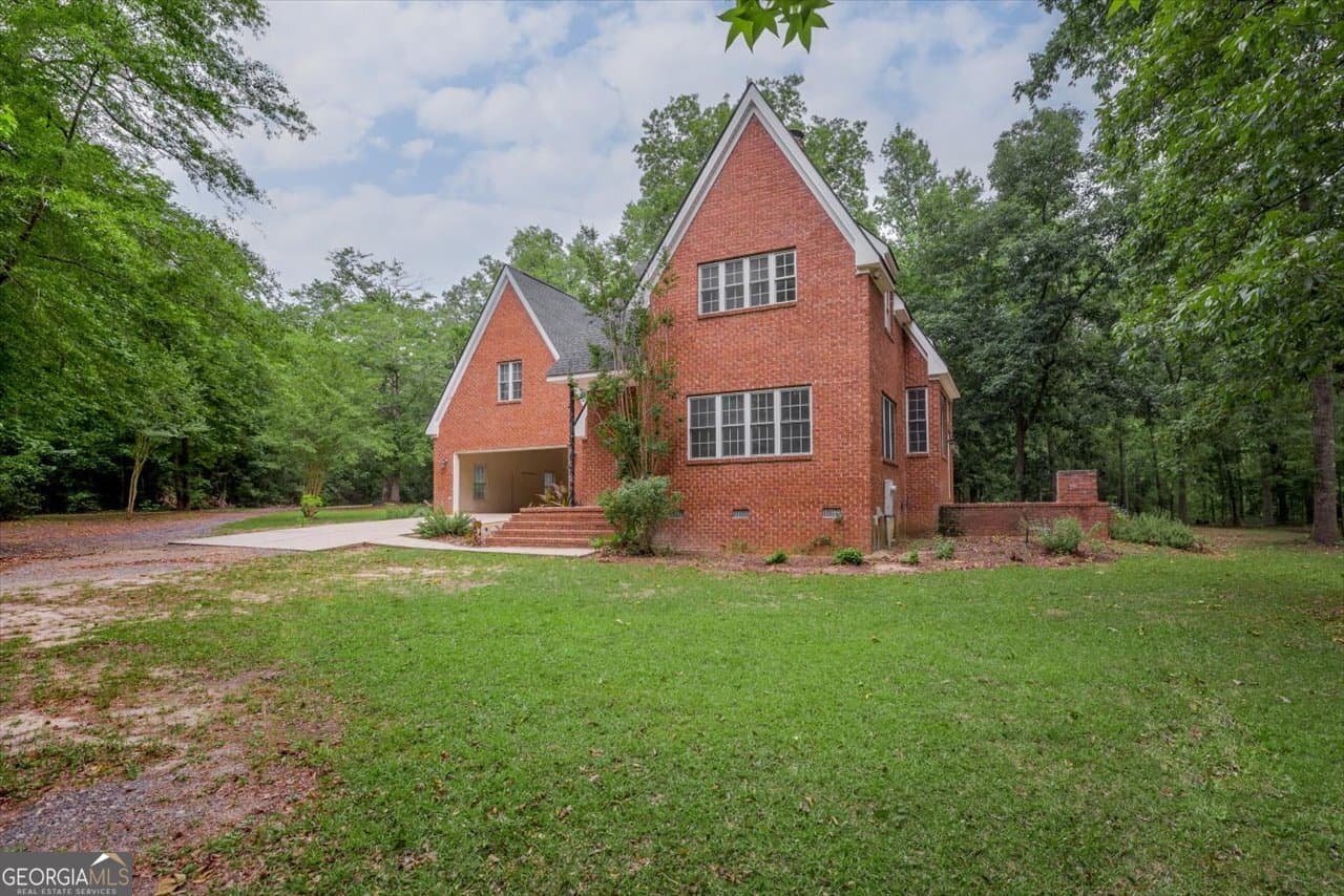 4 bedroom, 3.5 bathroom, 2,507 sq ft single family residence sold at 283 Limestone Road, Cochran, GA 31014