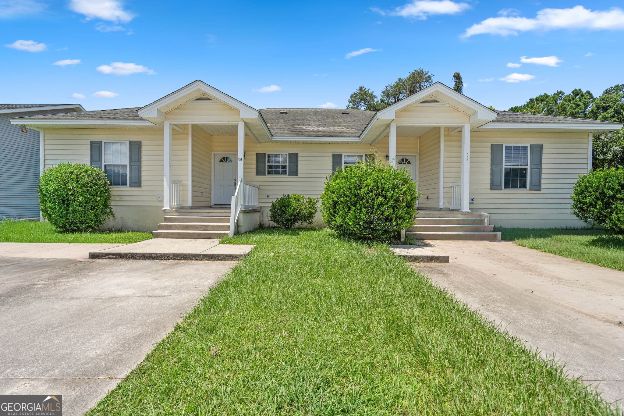 6 bedroom, 4 bathroom, 2,964 sq ft single family residence for sale at 157/159 Drew Circle, Brunswick, GA 31525