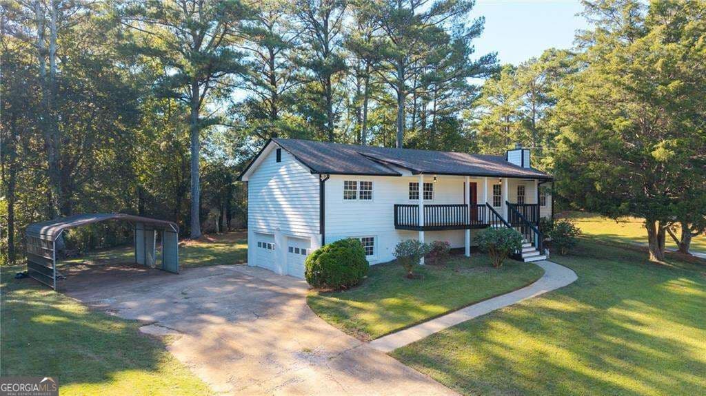 5 bedroom, 2 bathroom, 1,512 sq ft single family residence for sale at 303 Old Farm Road, Woodstock, GA 30188