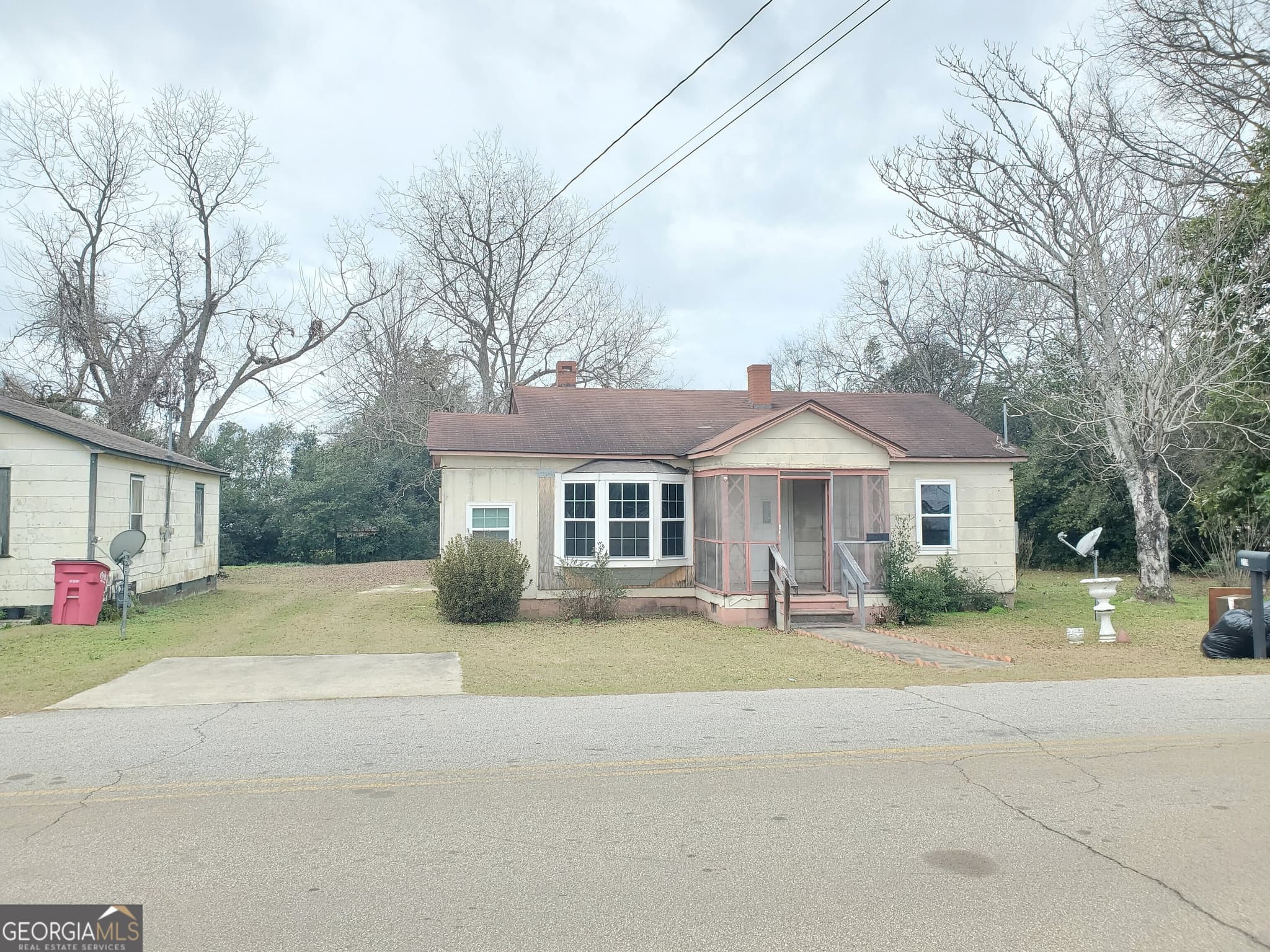 2 bedroom, 1 bathroom, 94 sq ft single family residence under contract at 219 Cypress Street, Sandersville, GA 31082