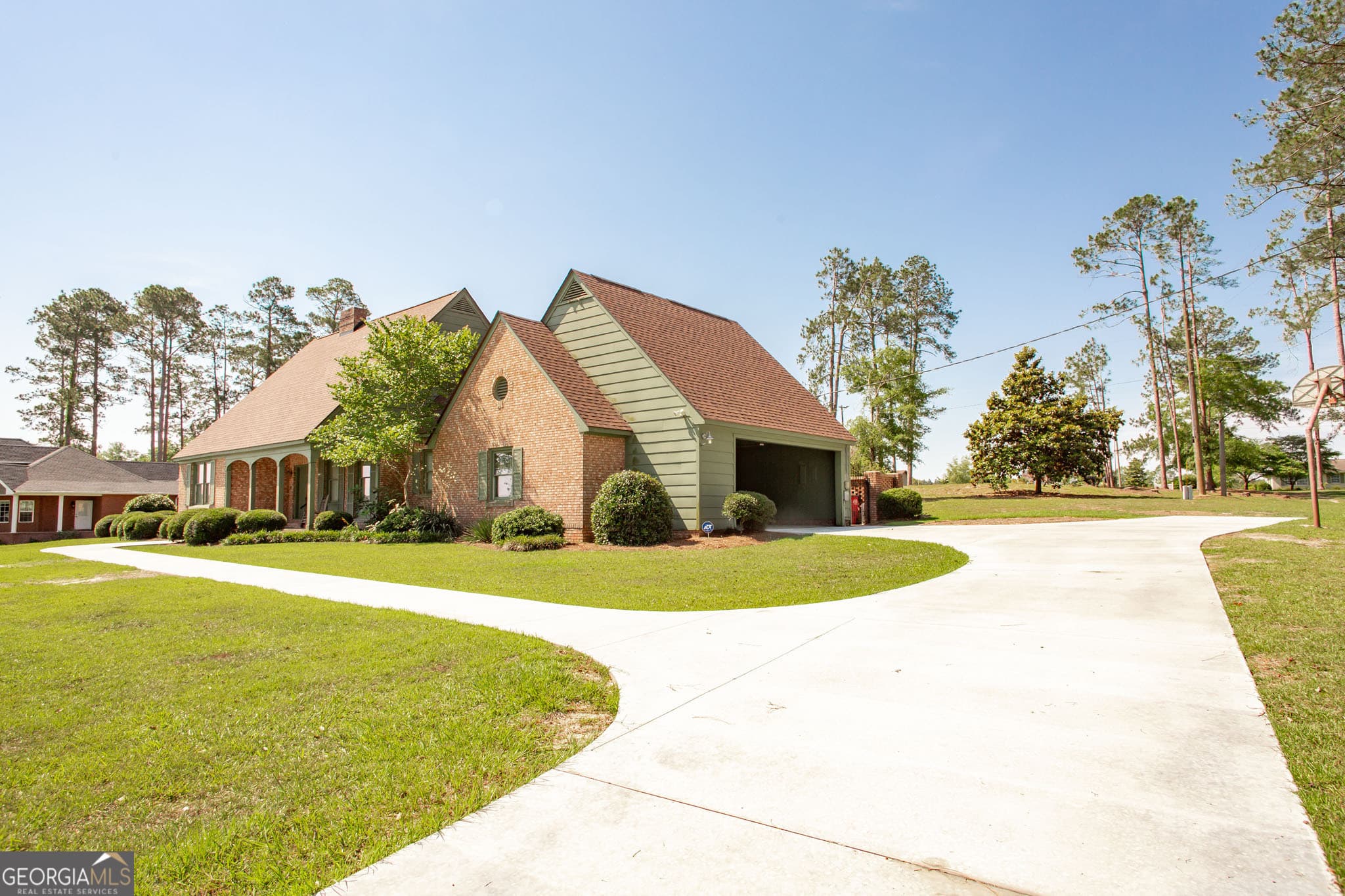 220 Lakeshore Drive, Alma, GA 31510 — most recent listing photo
