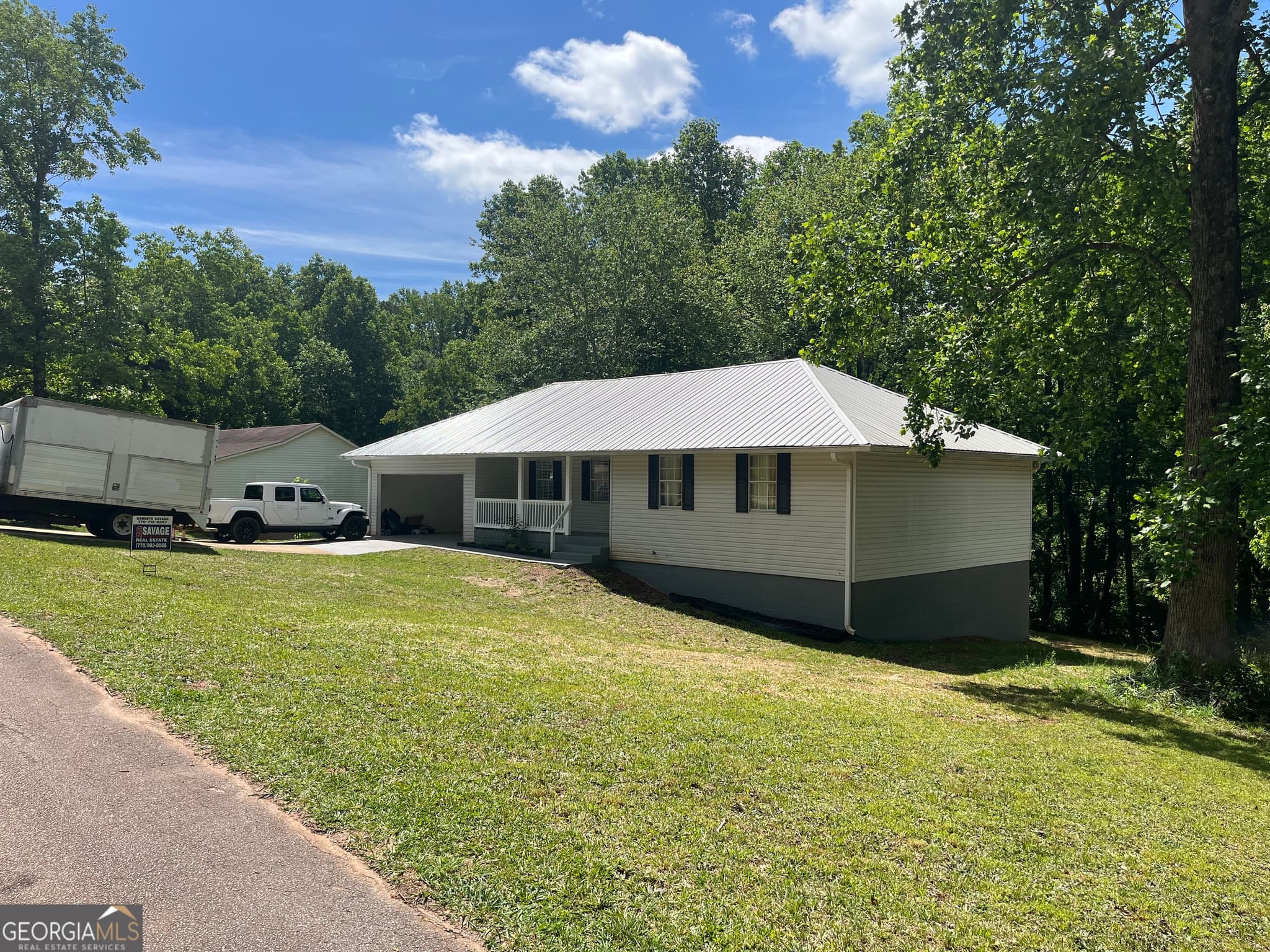 3 bedroom, 2 bathroom, 2,960 sq ft single family residence for sale at 193 Glory Lane, Mount Airy, GA 30563