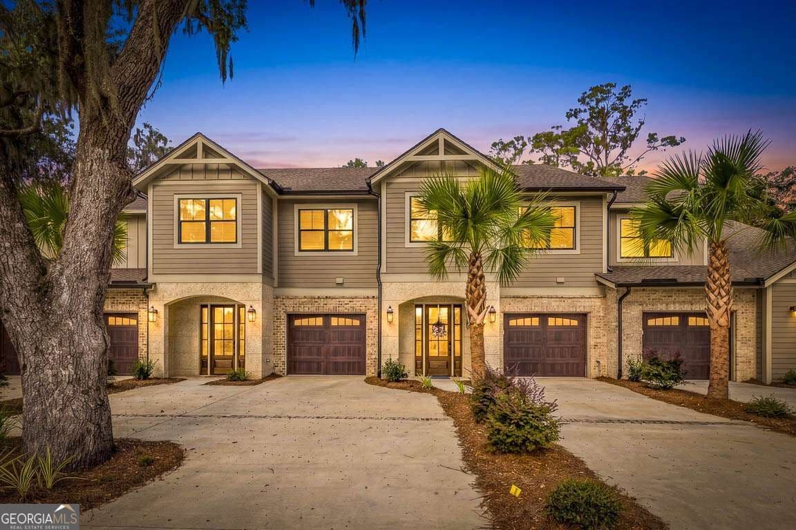 3 bedroom, 2.5 bathroom, 2,004 sq ft single family residence under contract at 195 Fifty Oaks Lane, St. Simons, GA 31522