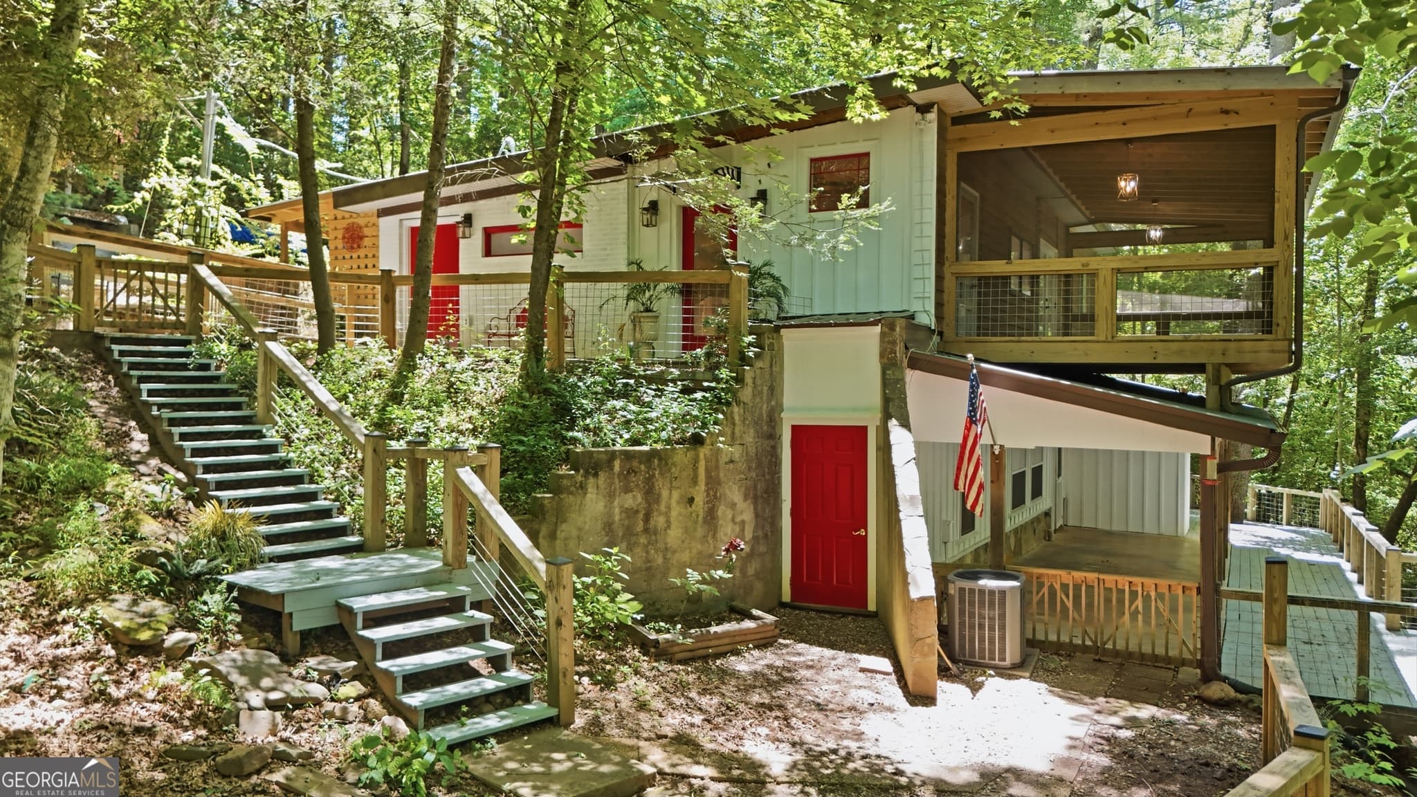 3 bedroom, 3.5 bathroom, 2,110 sq ft single family residence sold at 700 Sillycook Trail, Clarkesville, GA 30523