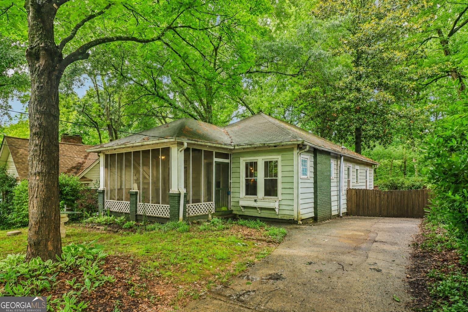 3 bedroom, 1 bathroom, 1,474 sq ft single family residence sold at 653 Gresham Avenue, Atlanta, GA 30316