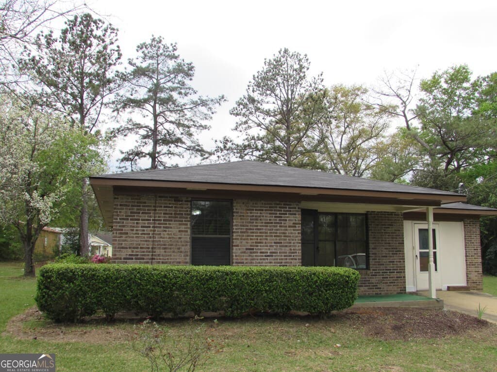 4 bedroom, 2 bathroom, 1,565 sq ft single family residence for sale at 1827 Tarver Drive, Blakely, GA 39823