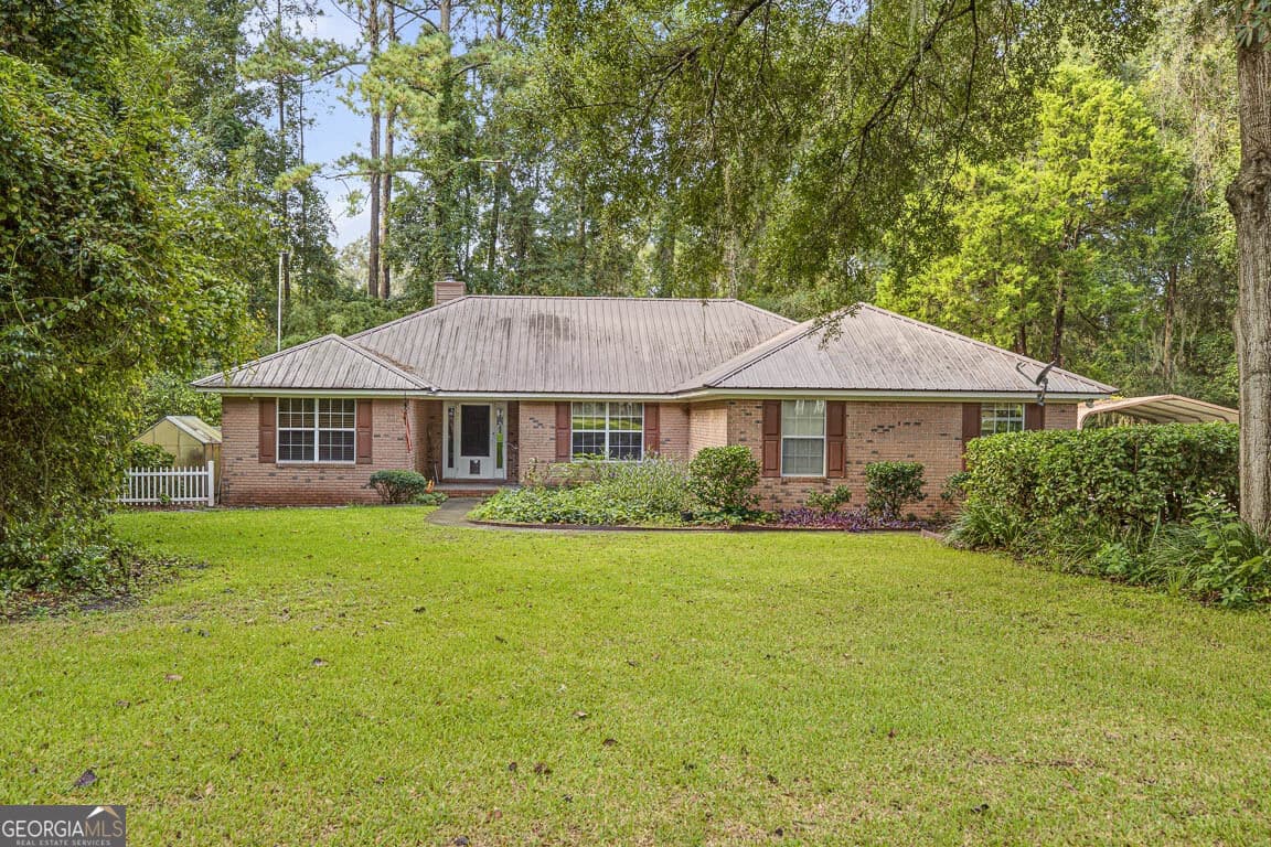 3 bedroom, 2 bathroom, 2,023 sq ft single family residence for sale at 311 Lochland Place, Brunswick, GA 31525