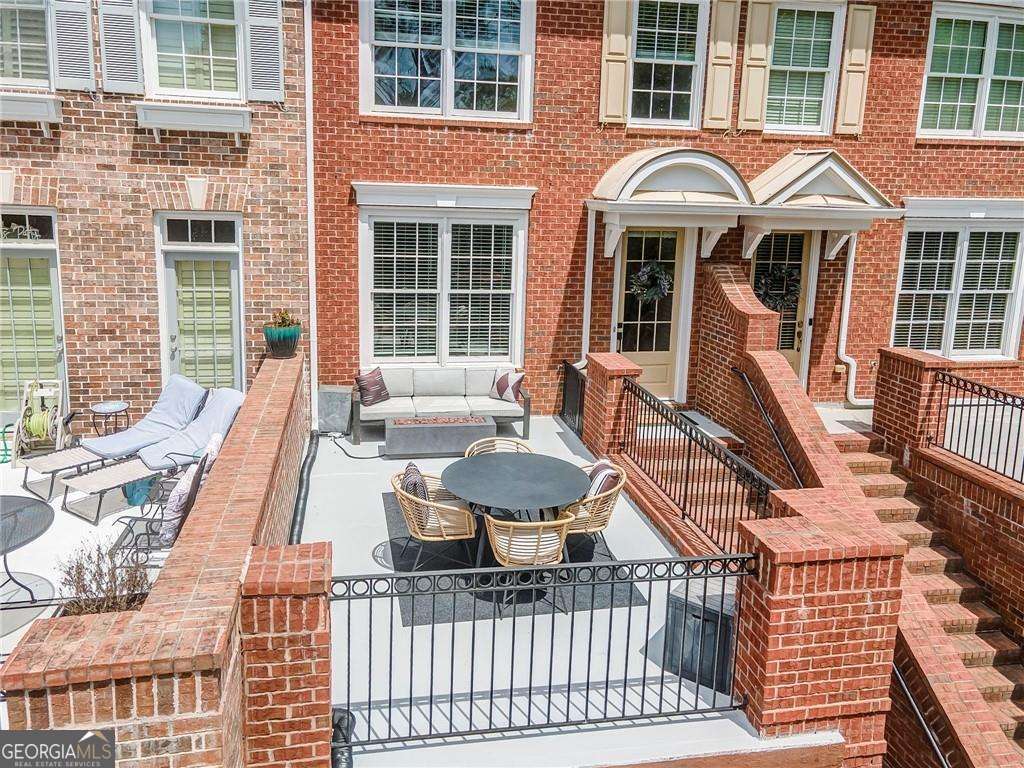 2 bedroom, 2.5 bathroom, 1,800 sq ft condominium sold at 6013 Waters Edge Trail, Roswell, GA 30075