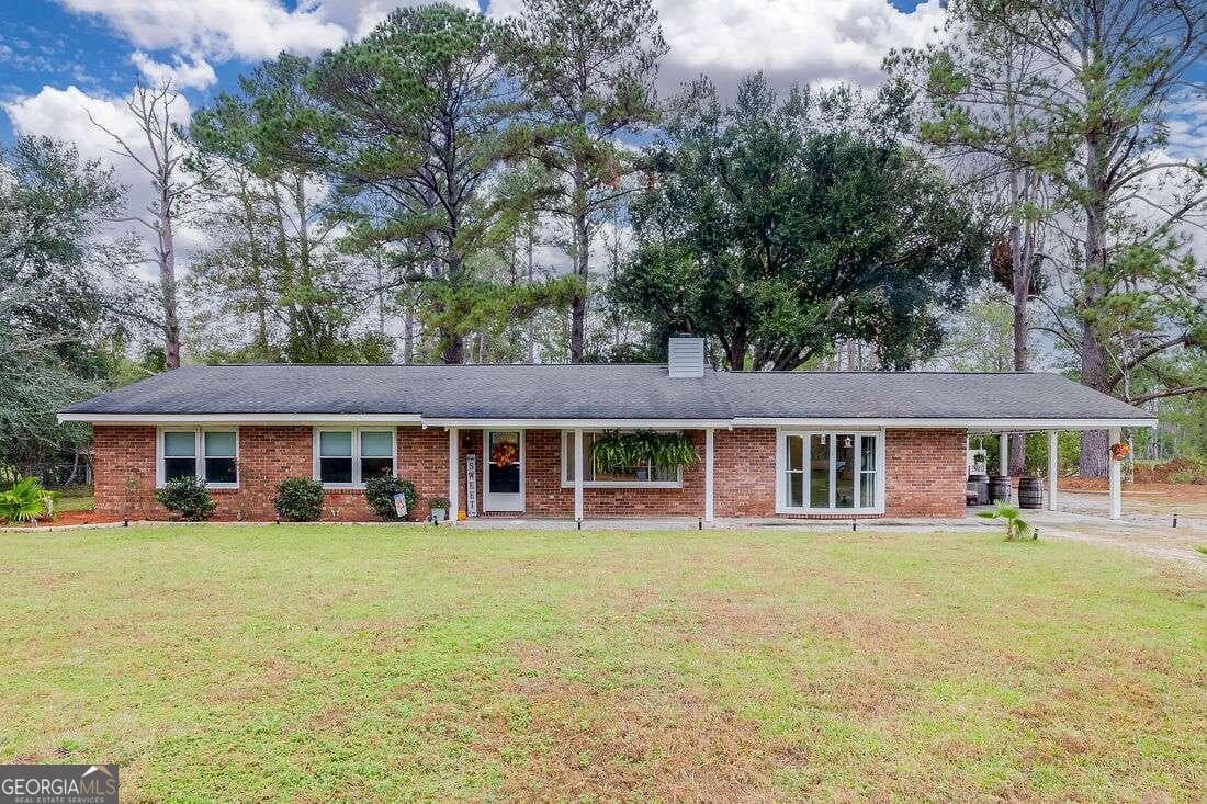 3 bedroom, 2 bathroom single family residence sold at 1722 Old Dixie Highway, Clyo, GA 31303