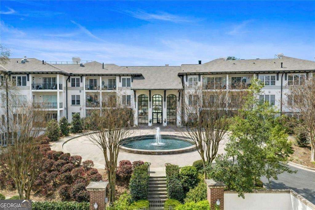 1 bedroom, 1 bathroom, 800 sq ft condominium for sale at 3101 Howell Mill Road 122, Atlanta, GA 30327