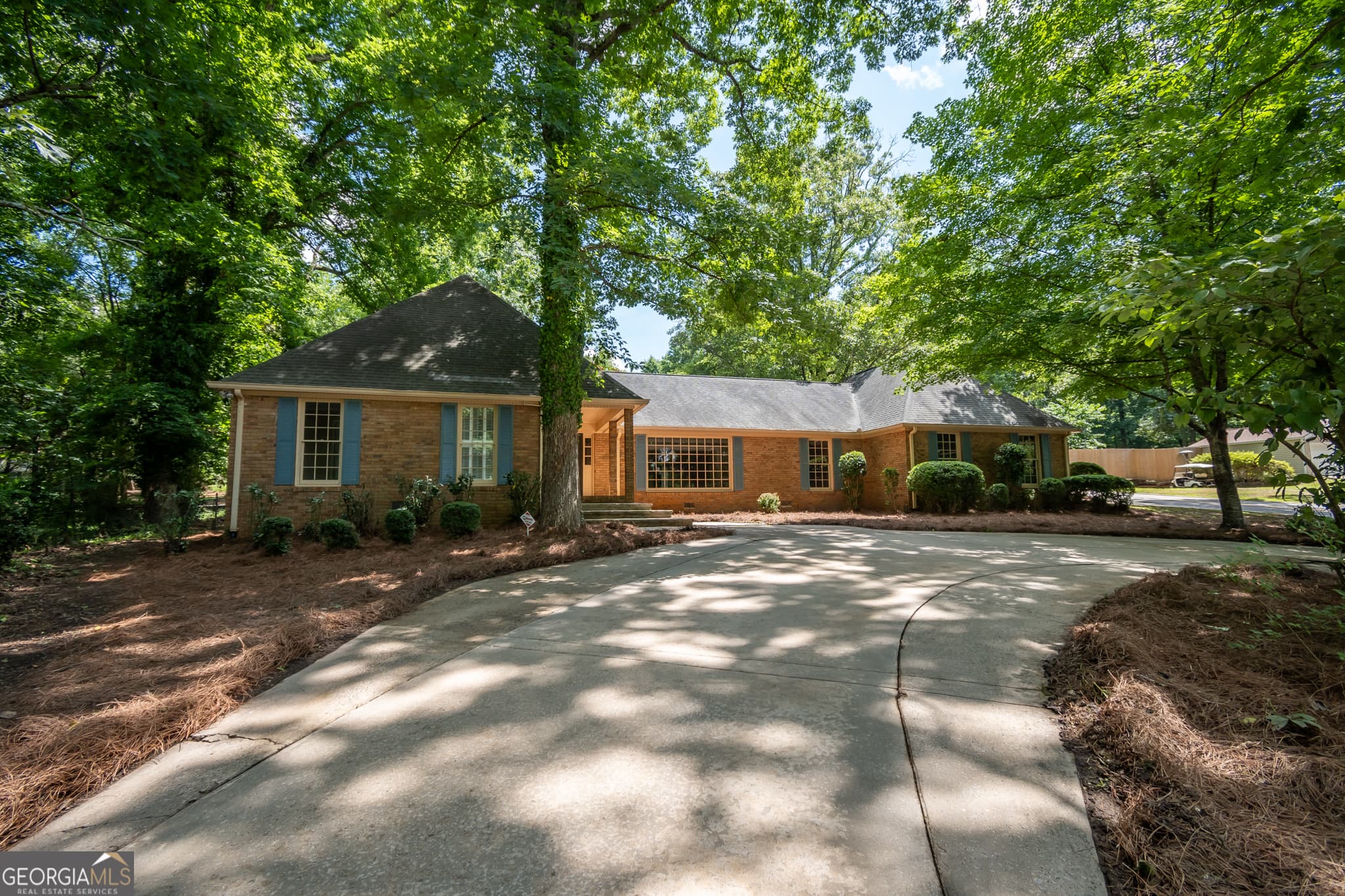 5 bedroom, 3.5 bathroom, 4,471 sq ft single family residence for sale at 139 Lake Forest Drive, Athens, GA 30607